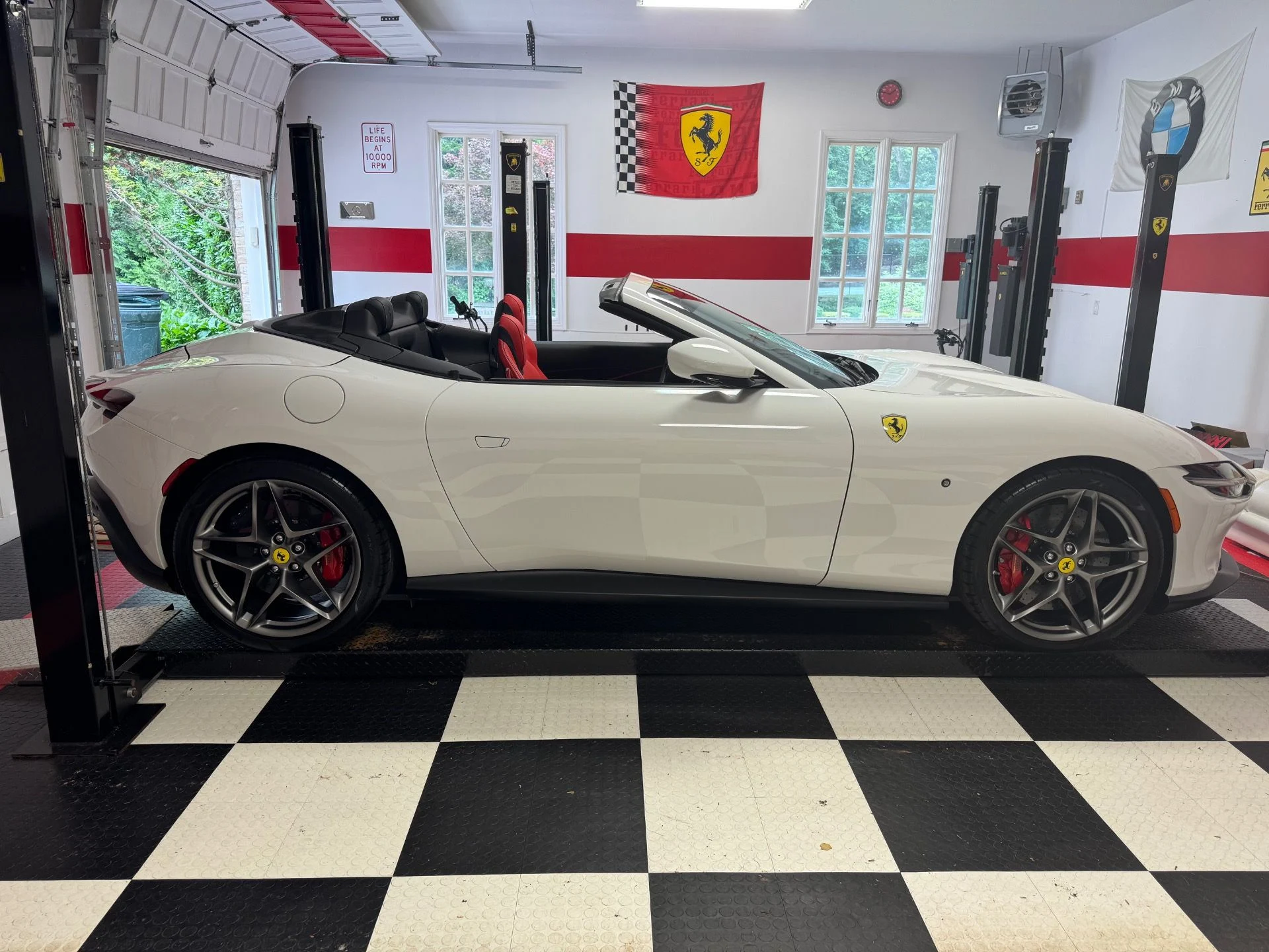 mph012_2222115458_Used_2025_Ferrari_Roma_Spider_1754506252_5ba5e9ed37