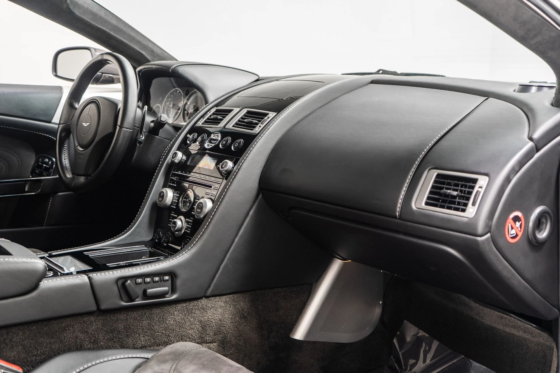 mph012_2228484880_Used_2009_Aston_Martin_DBS_1753978319_ba5bc91108