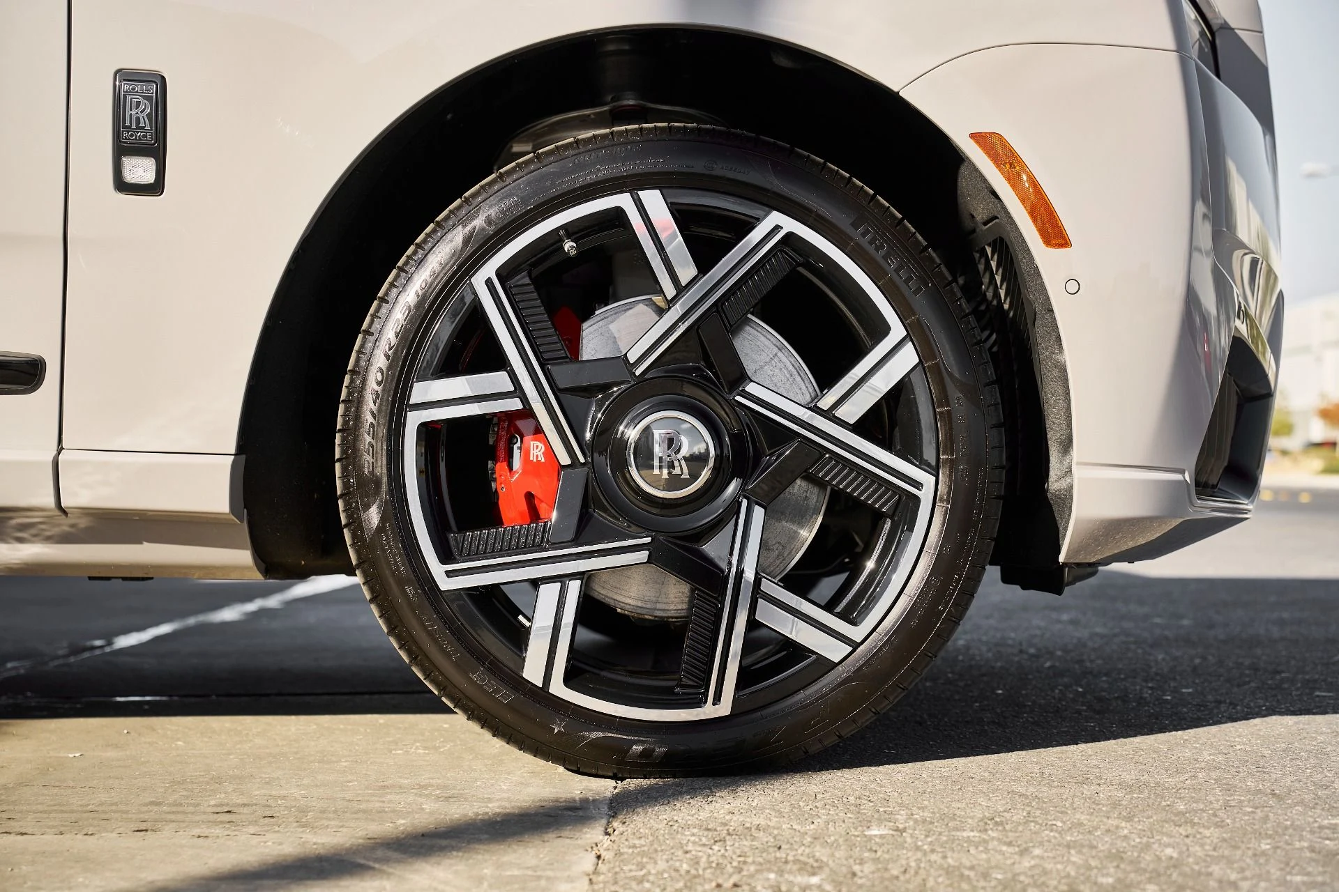 mph012_223415446_Used_2025_Rolls_Royce_Cullinan_Black_Badge_1763084555_948ee09029