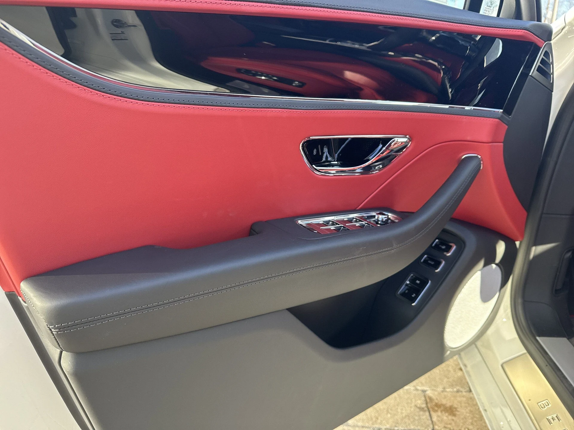 mph012_2238530742_eb754b83a468ed38edfac8d20312a177x_9f5924fe81