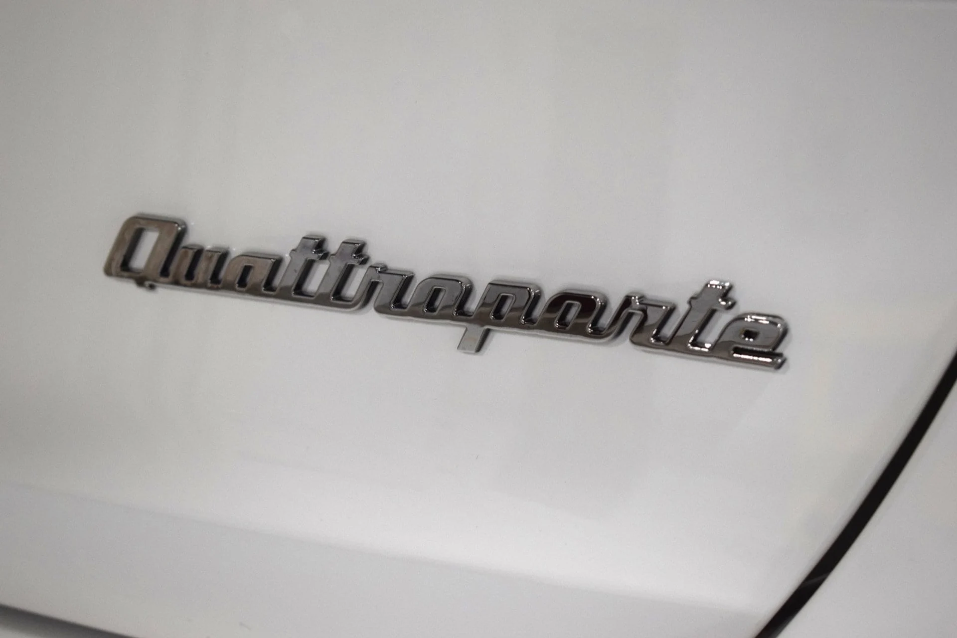 mph012_2238720245_a8b113220242635f339b8b3bb7a5fe54x_e4aee67f64