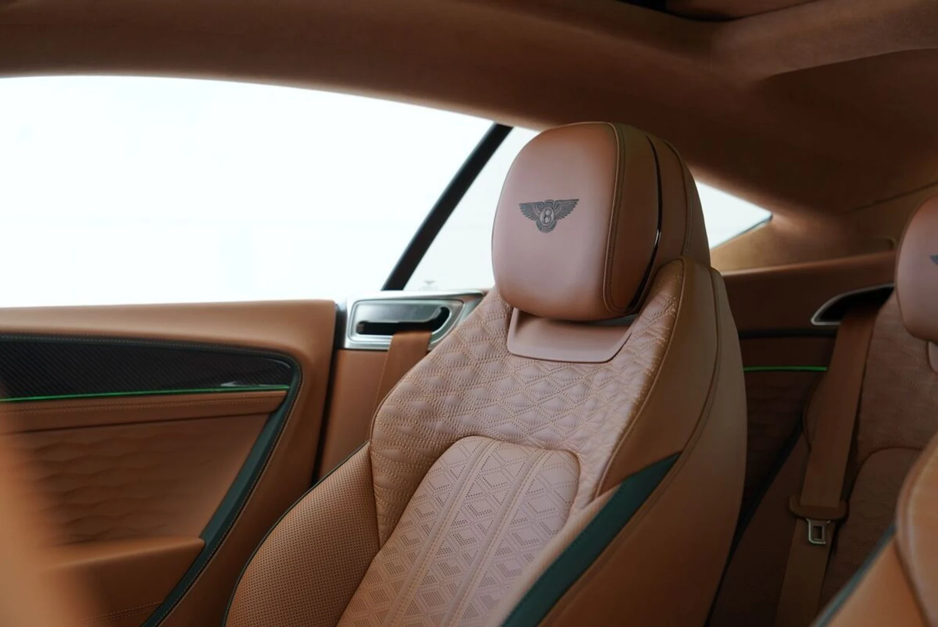 mph012_2242711663_42jubdfhng5izydg4vrki2haqkg8_42267d9e47