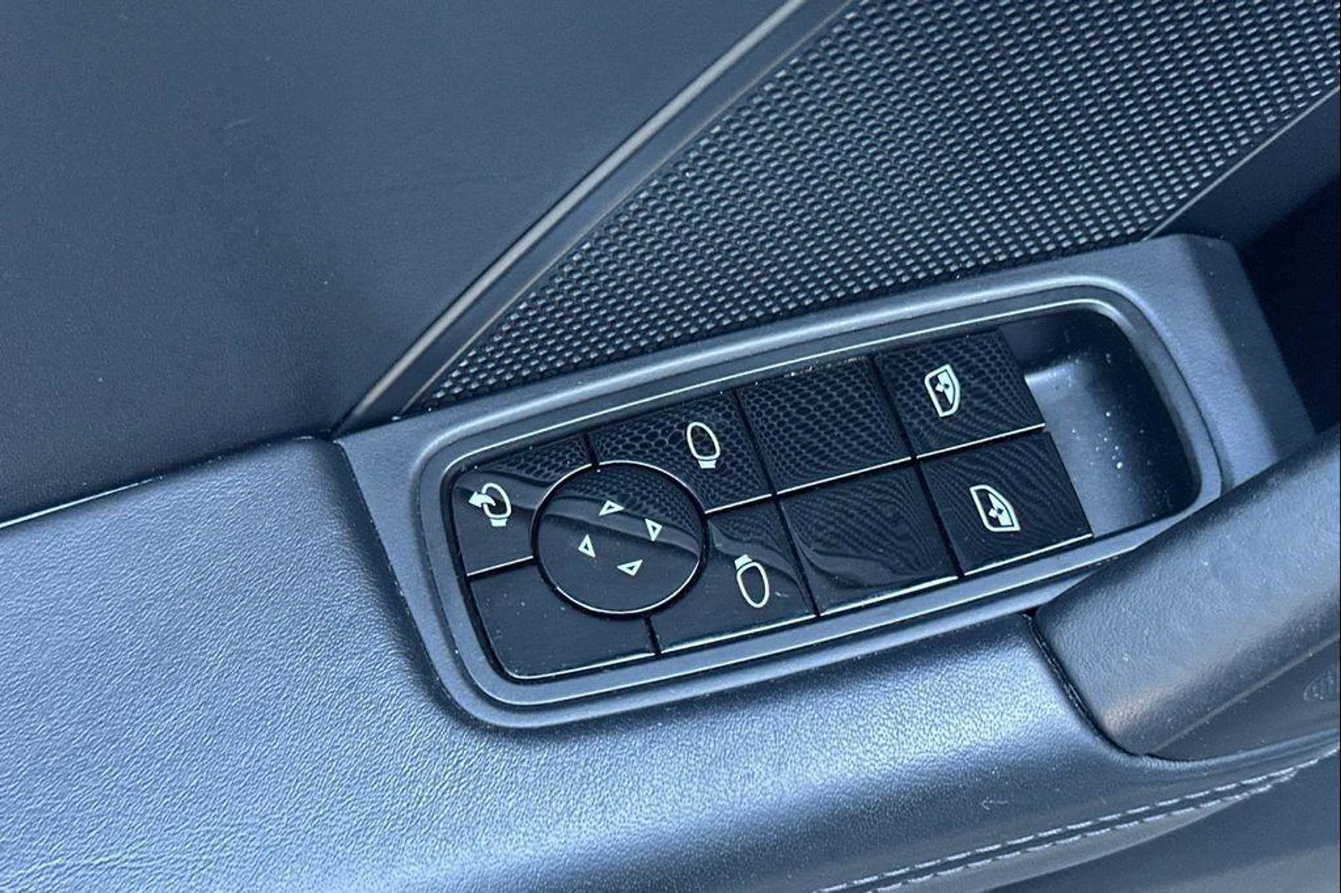 mph012_2254982440_f_W_Vbs_N_Da_U_Uk_U_Gs_E_Mm2_Ys6_D_Ldk_RU_013b6a137c