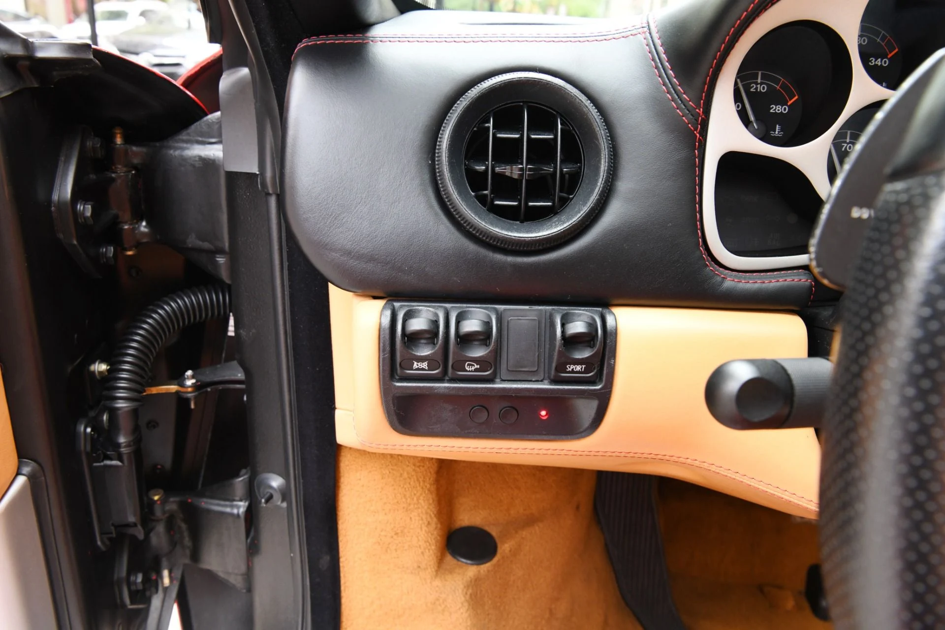 mph012_2256676522_11853_p14_l_6efd561df3