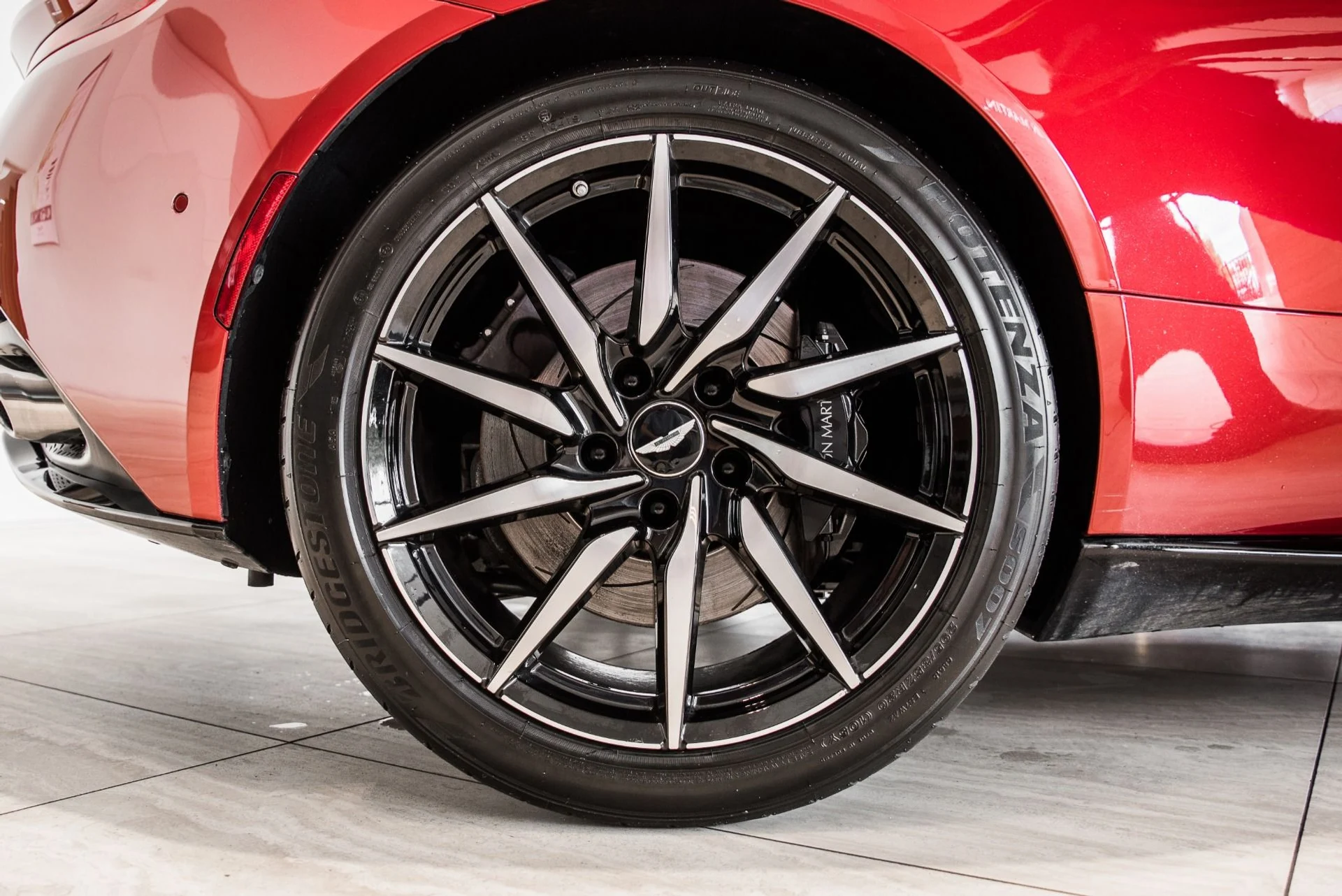 mph012_2261378561_Used_2017_Aston_Martin_DB_11_1595695545_0f8f5f04a2