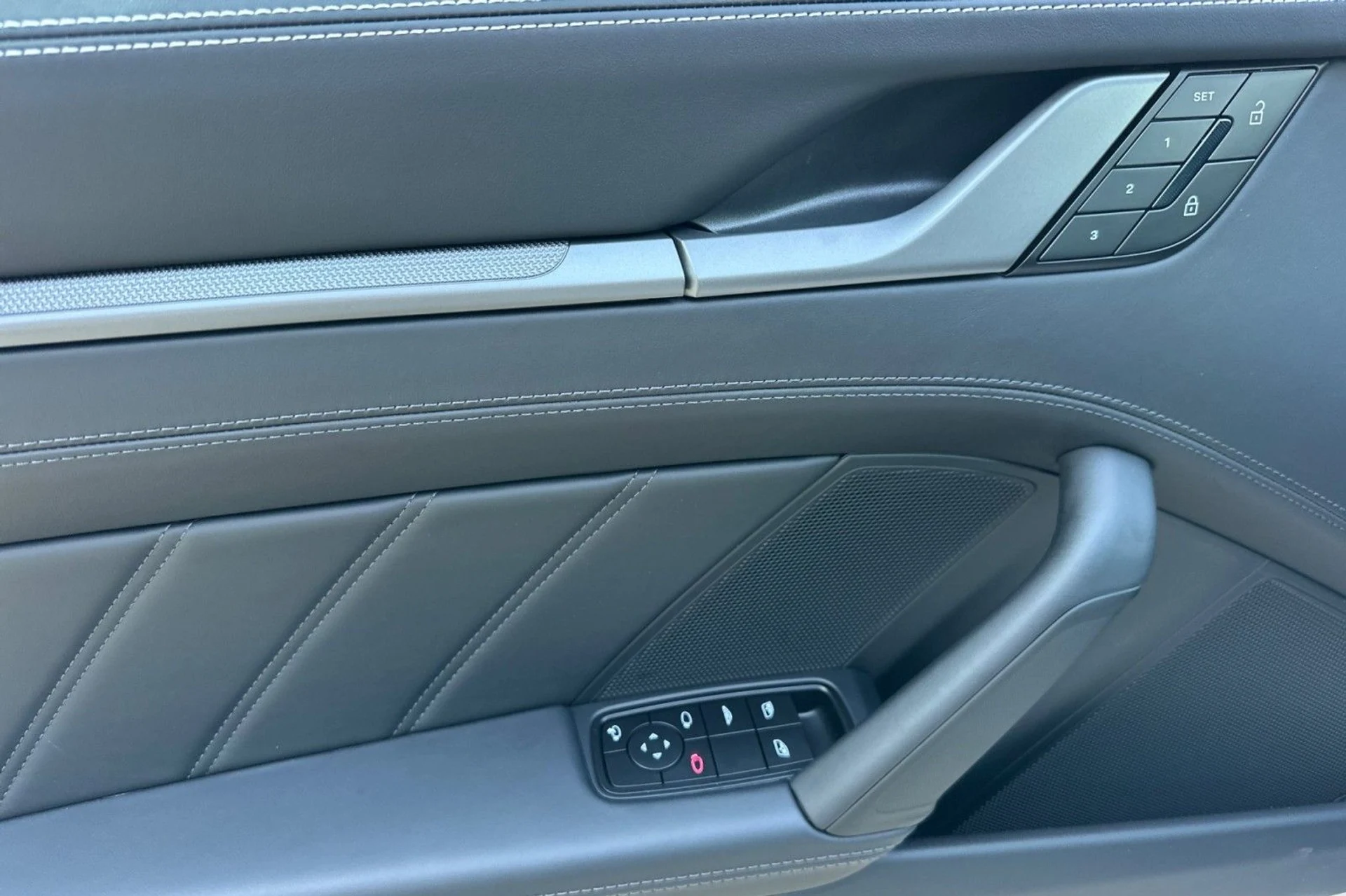 mph012_2279980912_c4a973820e13f10197b21d32d85e6b9e_a2b49b3512