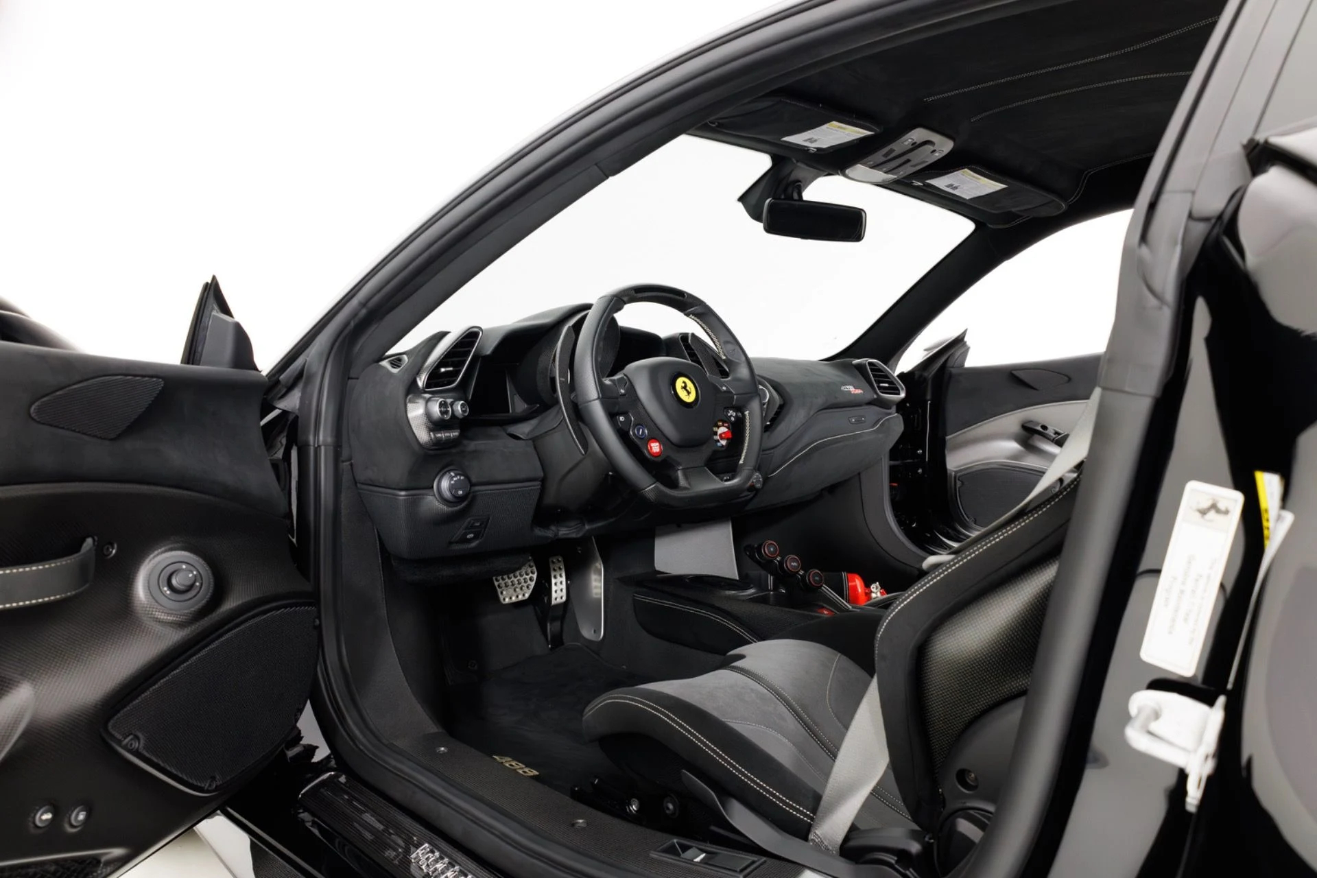 mph012_2285503060_Used_2019_Ferrari_488_Pista_1781884384_a9318cc9be