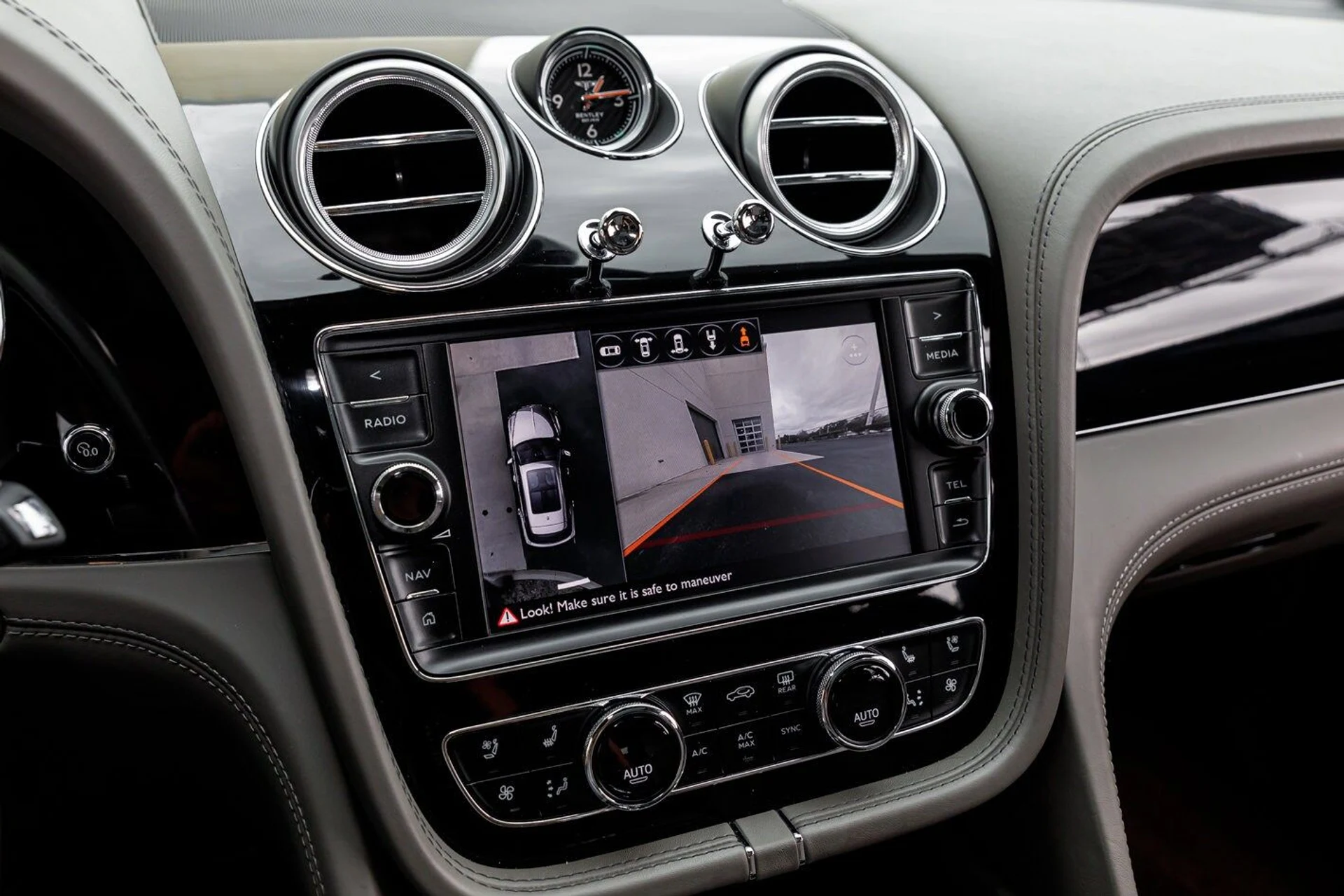 mph012_2288269225_3a8a536df8865d110954c0129598b69bx_0616f0e411