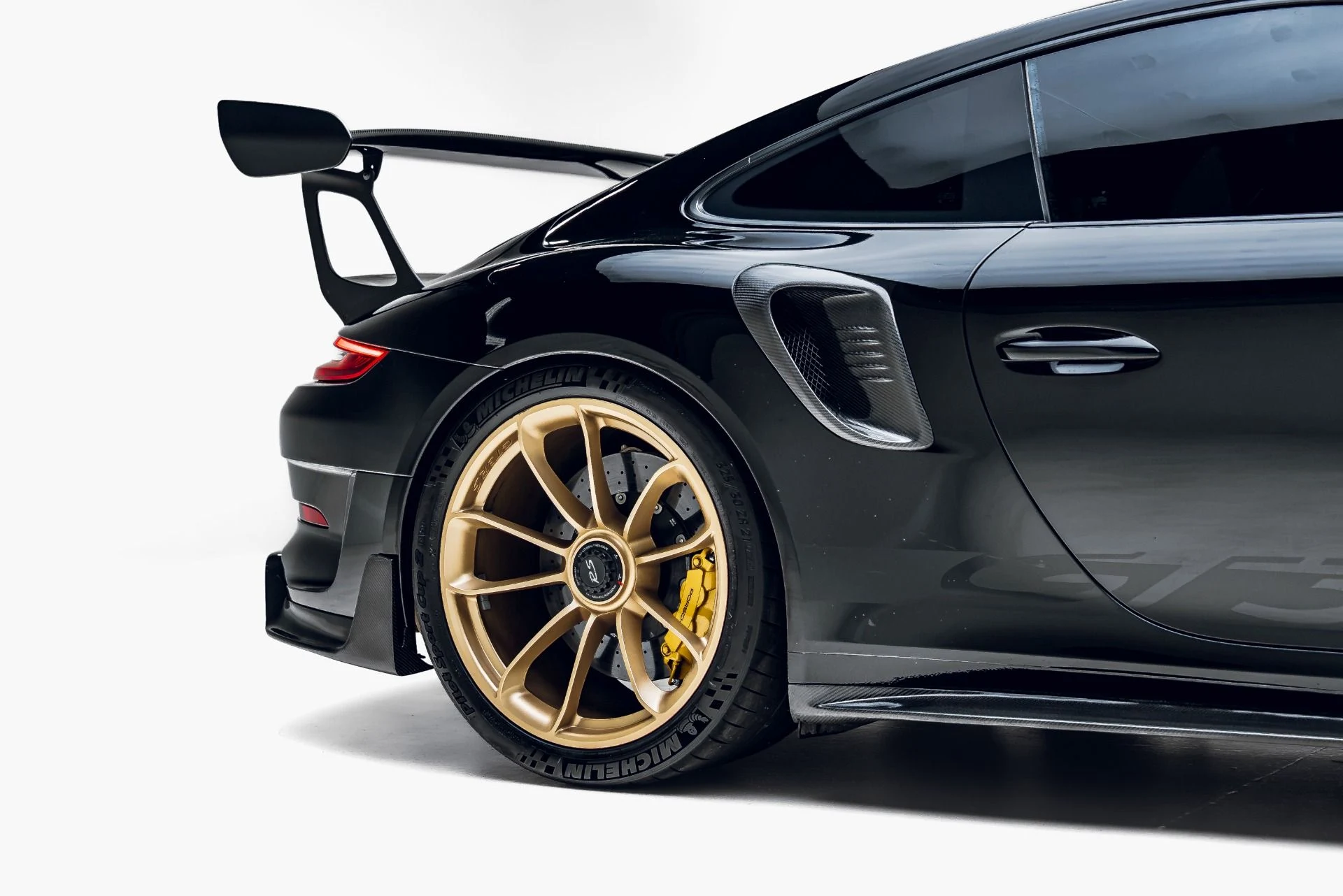 mph012_2288938107_Used_2019_Porsche_911_GT_3_RS_1783617046_2c8a60e245