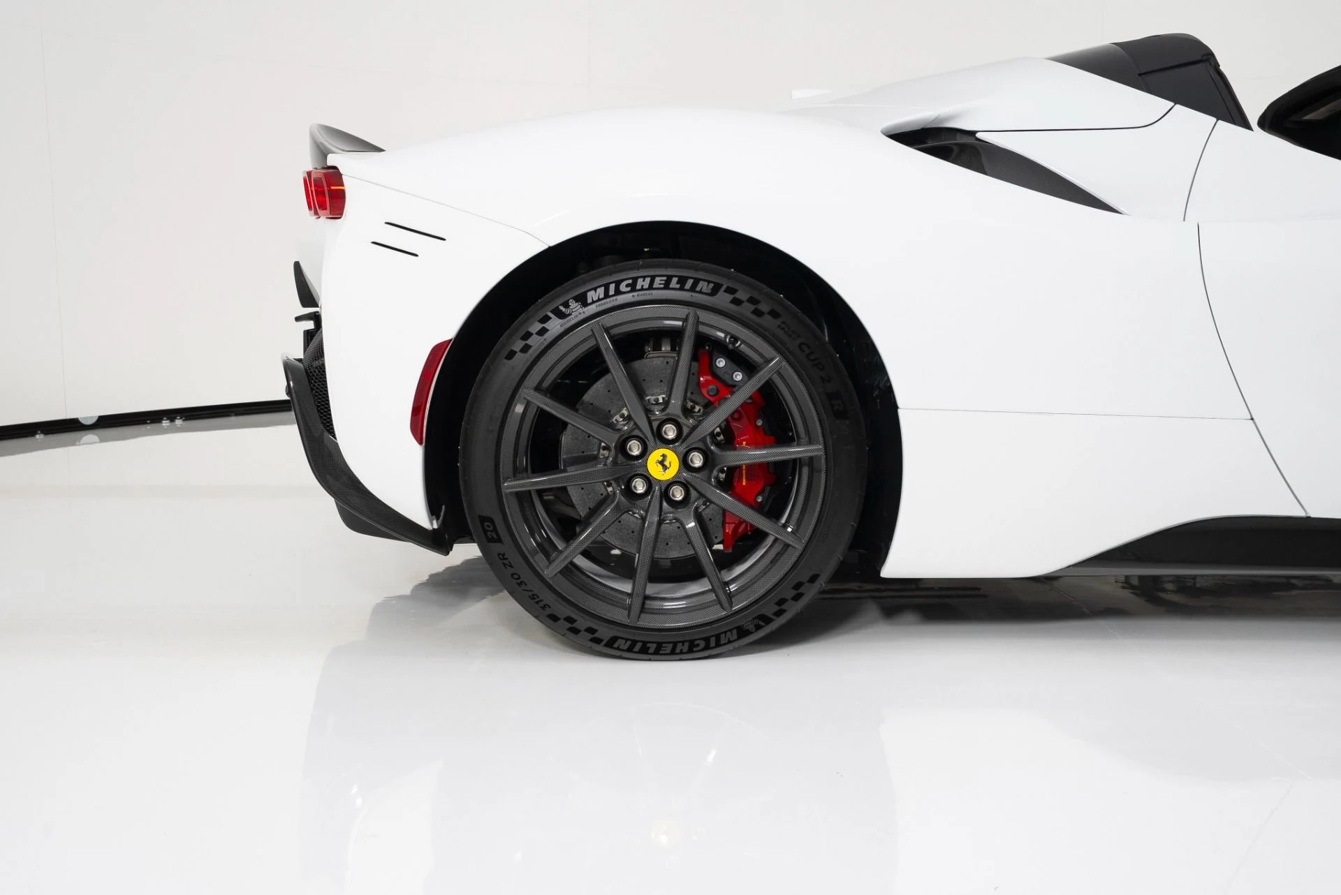 mph012_2291171096_Used_2024_Ferrari_SF_90_Spider_1753904213_d275cffd4e