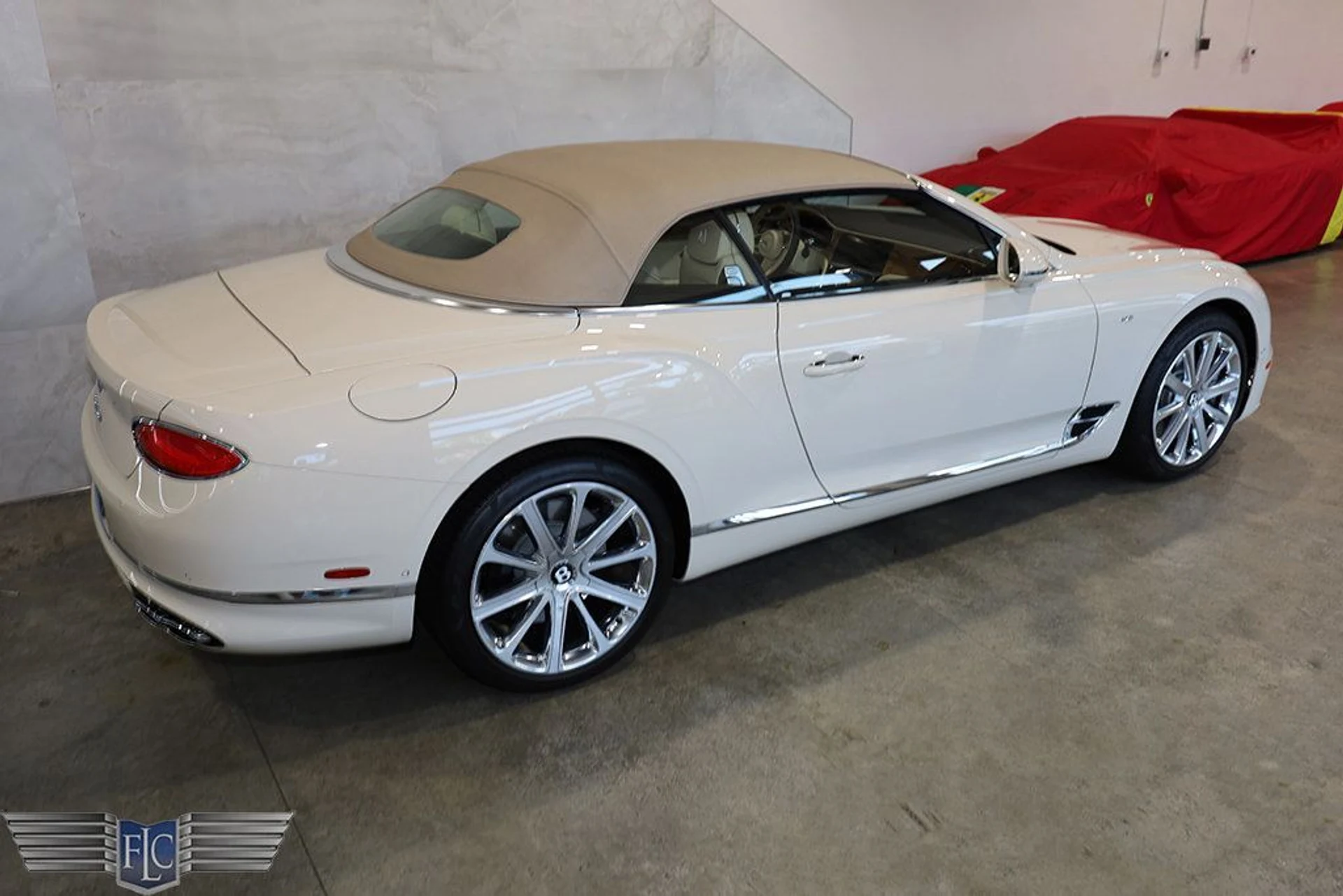 mph012_2292235647_used_2022_bentley_continental_gtcv8convertible_9689_23023913_13_1024_bd82ee478c