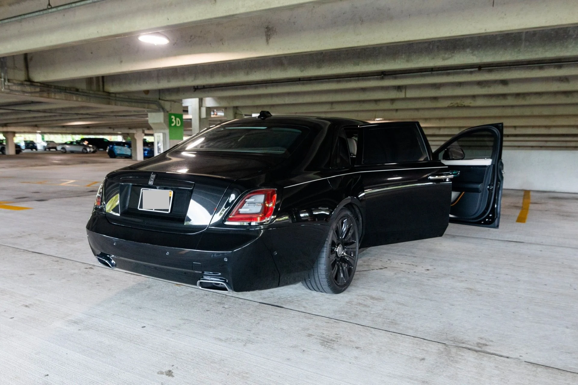 mph012_2296383458_Used_2021_Rolls_Royce_Ghost_EWB_1768869200_48335520b3