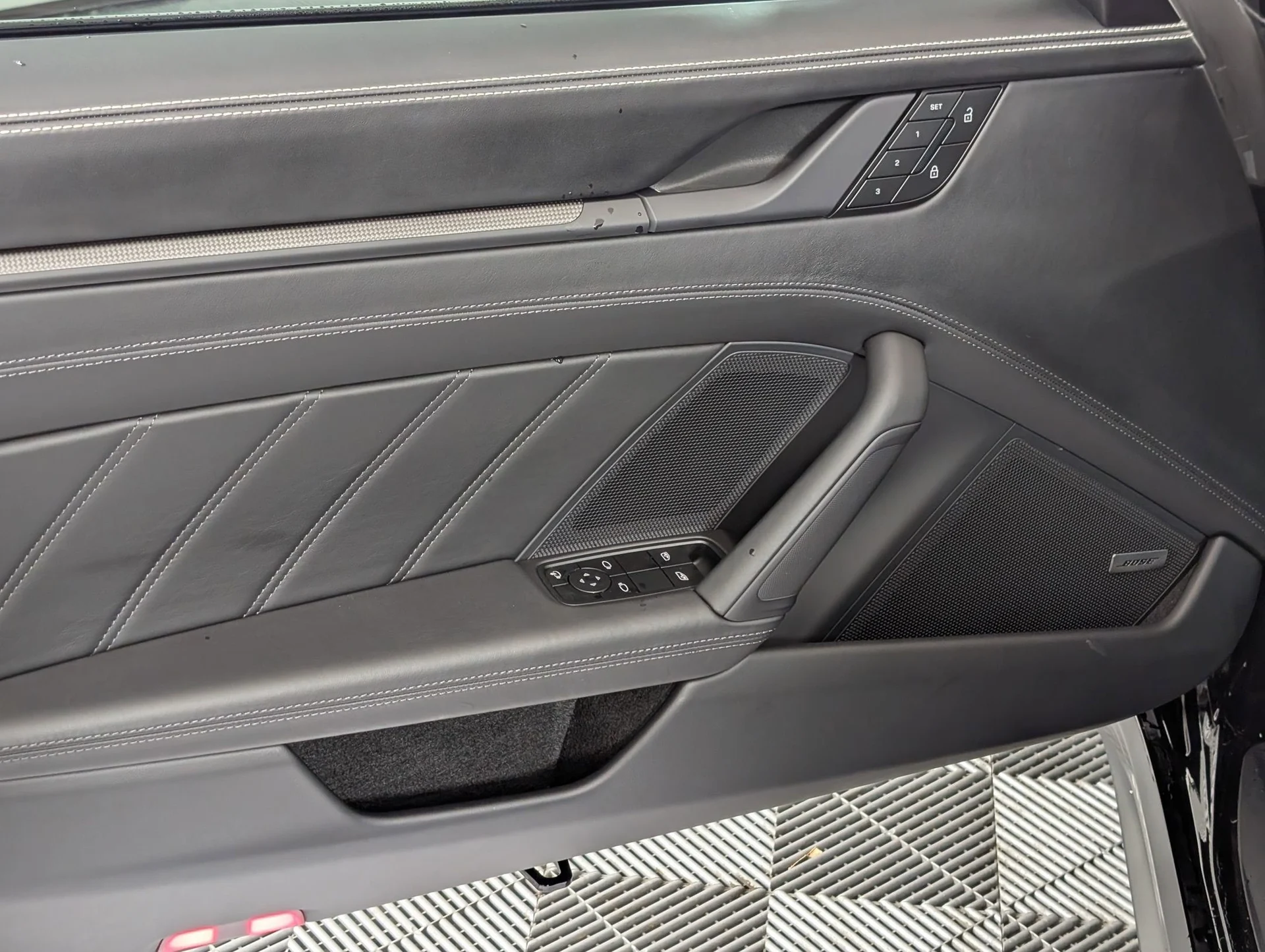 mph012_2304259808_2e7aede90ced17a98e450b3c9101d98bx_a49033e60d