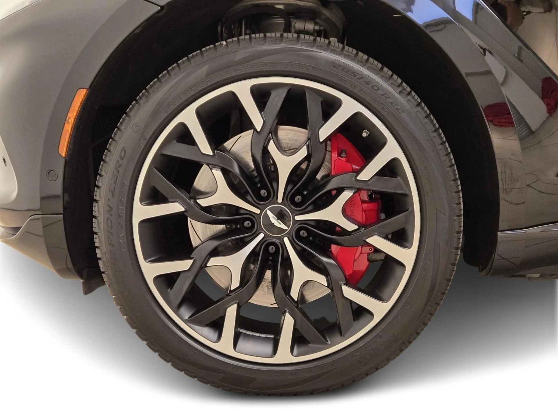 mph012_2336285703_Used_2021_Aston_Martin_DBX_1753164217_610e1110f5
