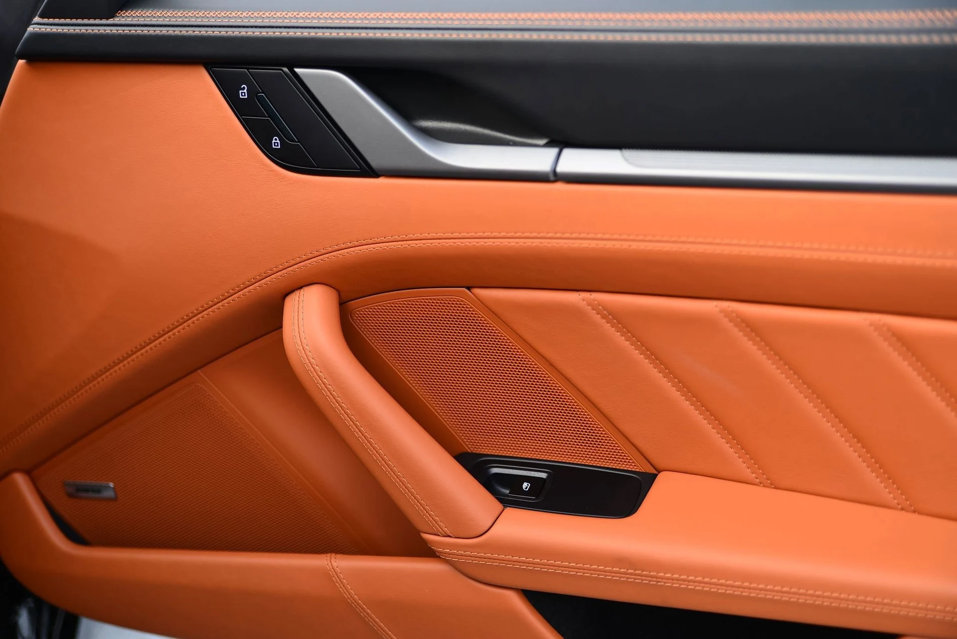 mph012_2338458434_ea132449f6c6643297137a959b003a70x_68a8dedac9