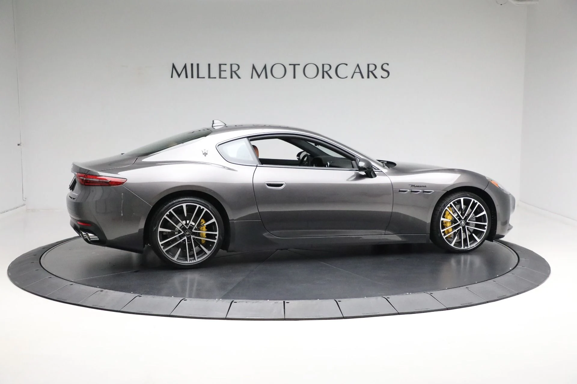 mph012_234449889_Used_2024_Maserati_Gran_Turismo_Modena_1783952207_5ff4c7df51