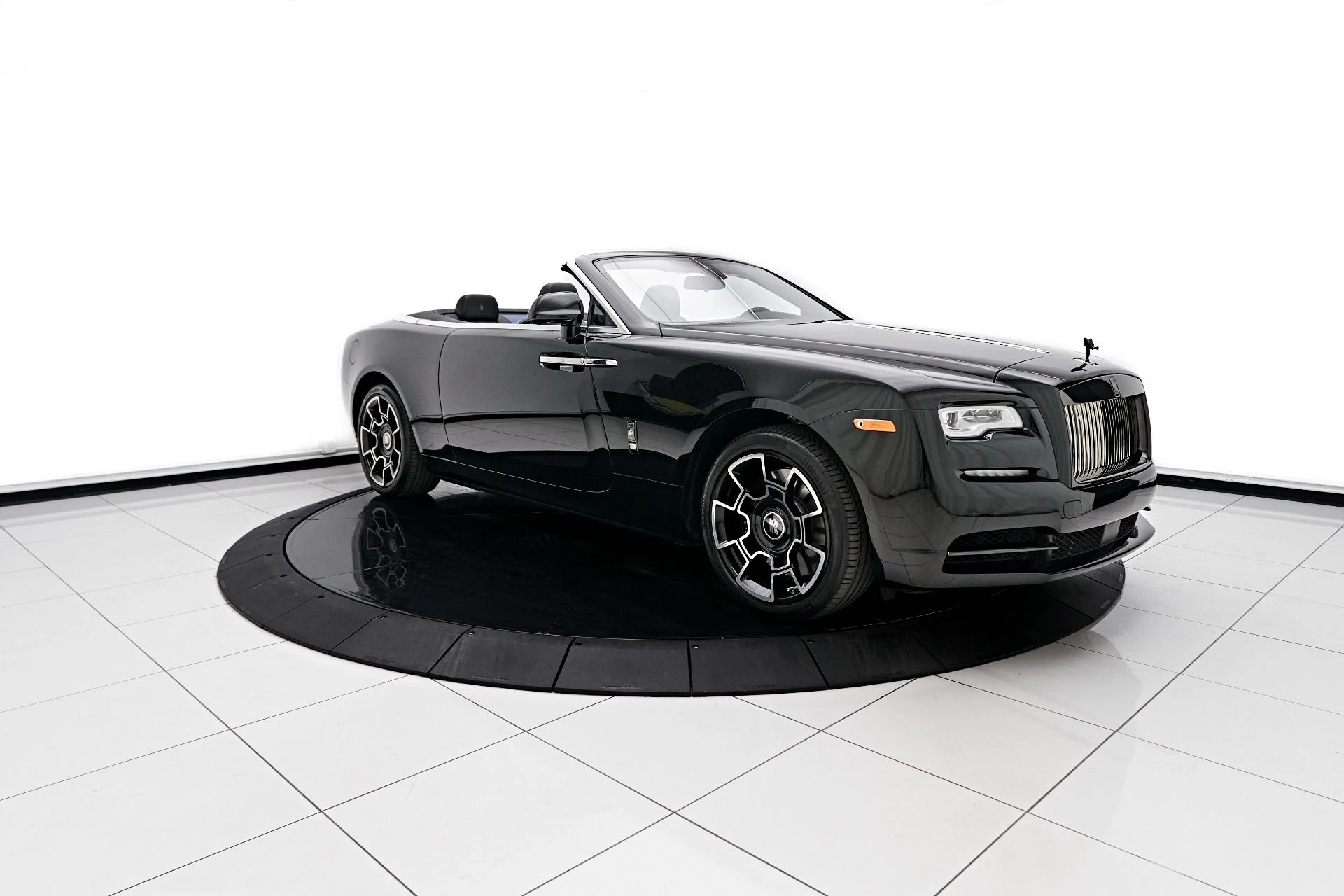 mph012_2344630904_Used_2018_Rolls_Royce_Dawn_Base_1712097655_823d7251a6