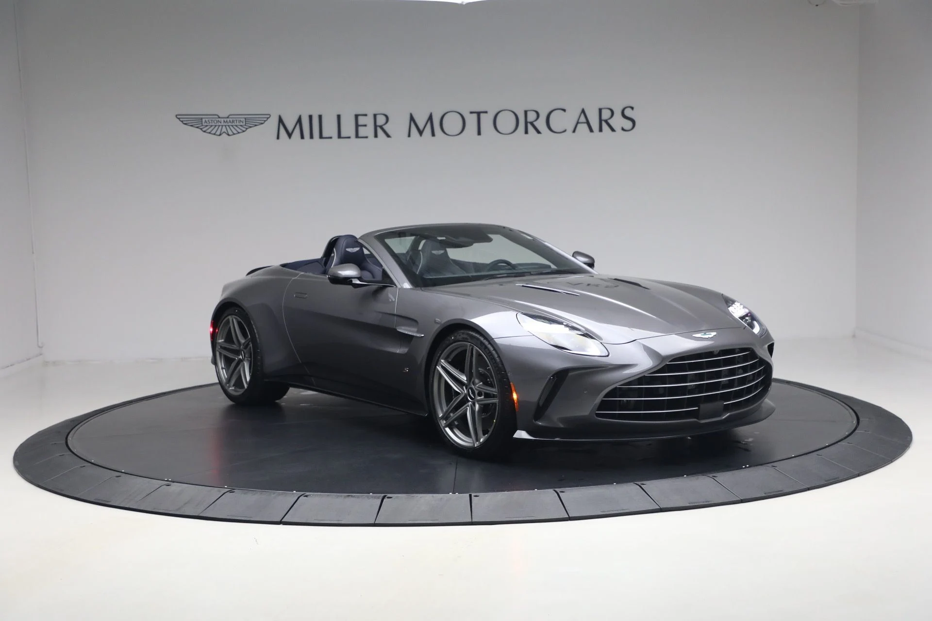 mph012_2347677695_New_2026_Aston_Martin_Vantage_S_Roadster_1786132821_95be62a216
