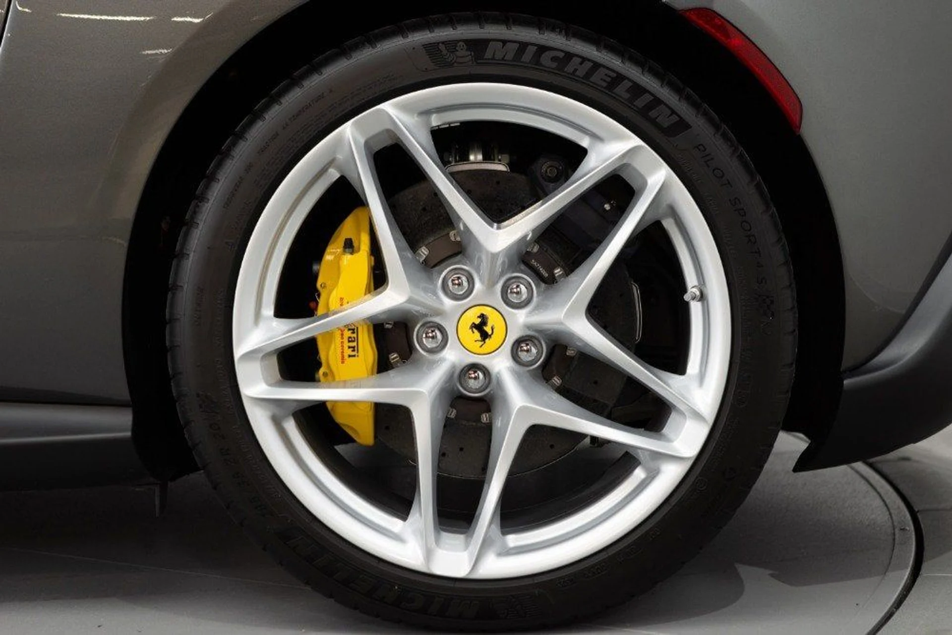 mph012_2349374422_c2b8cee169fe42e48c243cc7bc243cde_4d5d479b2b