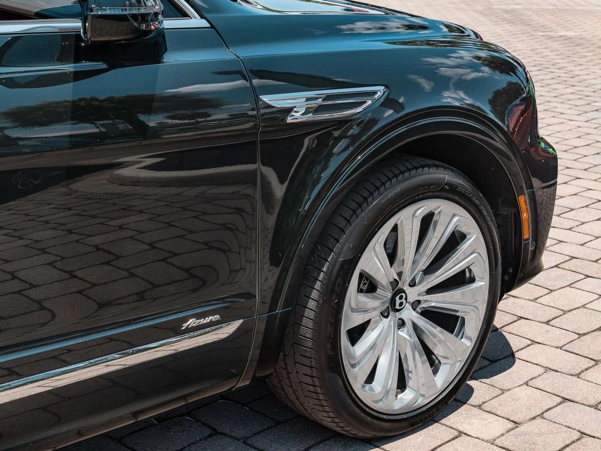 mph012_2352133337_Used_2023_Bentley_Bentayga_EWB_V8_1778364301_c5595c7f8b