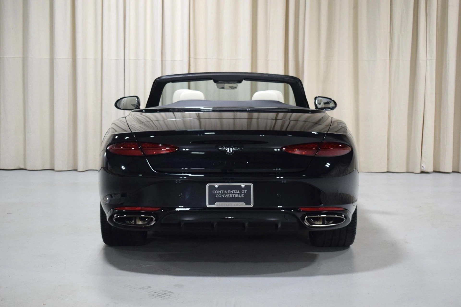 mph012_2353802847_583dca4a2d192fd55b67ecd897c94533x_395cc5fe70