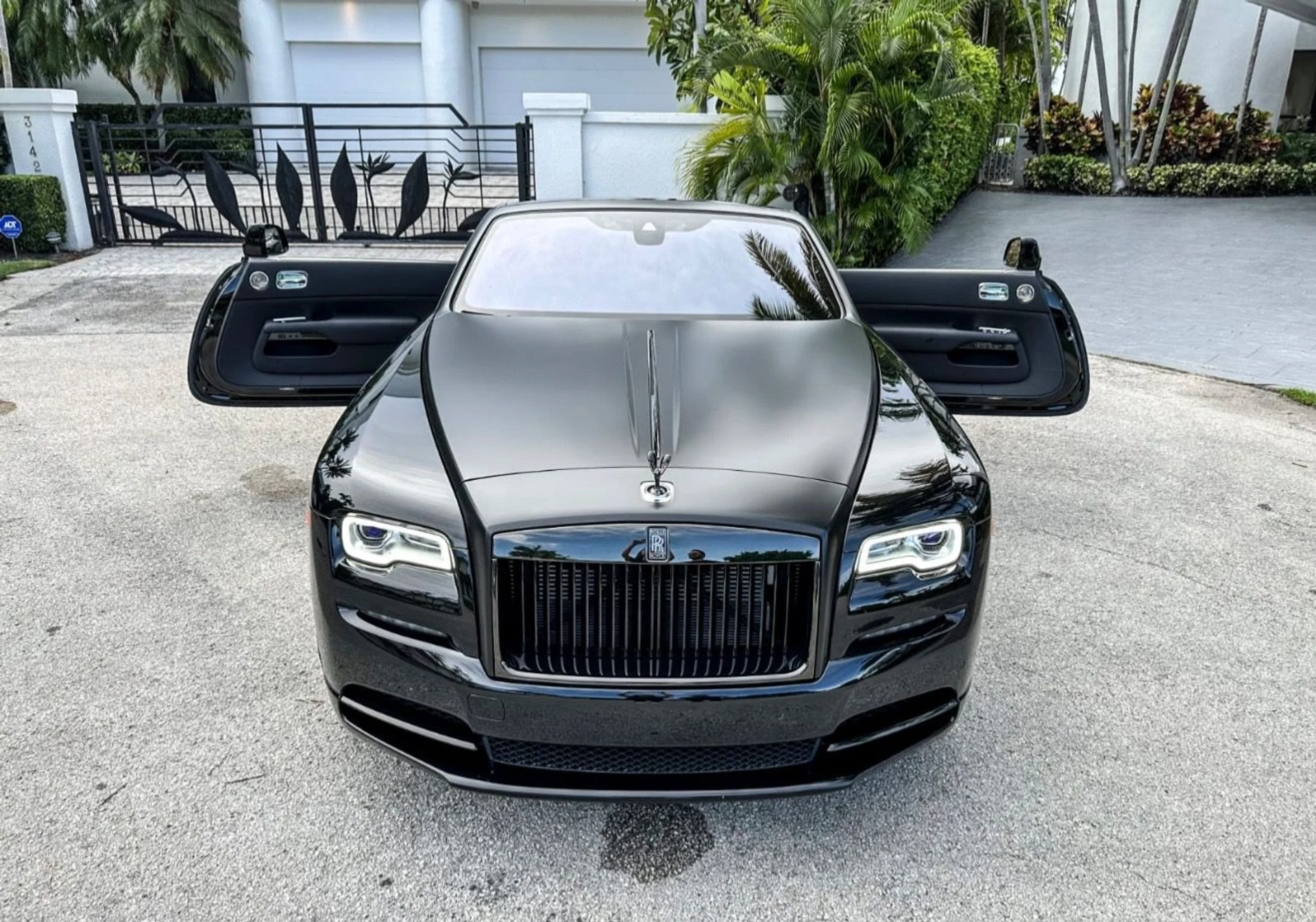 mph012_2363700274_Used_2020_Rolls_Royce_Dawn_Black_Badge_1765830390_76650715df