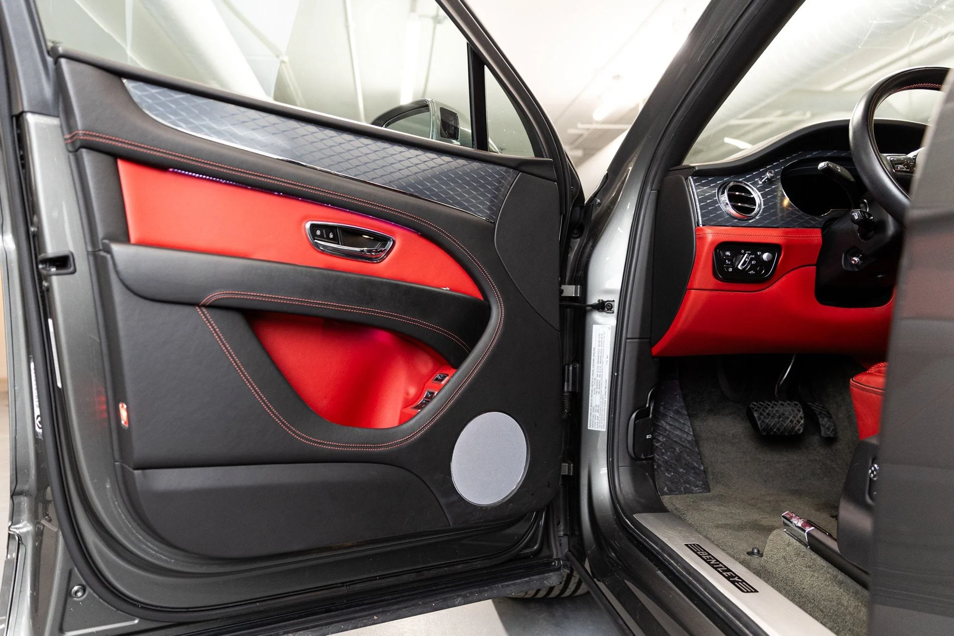 mph012_2369860535_85a858428522778c1f3e1acd25df62f8x_fb73059053