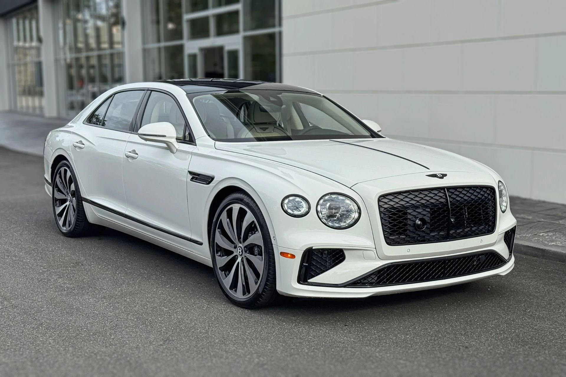 mph012_2371728730_New_2026_Bentley_Flying_Spur_1763579881_a9fbdd478e