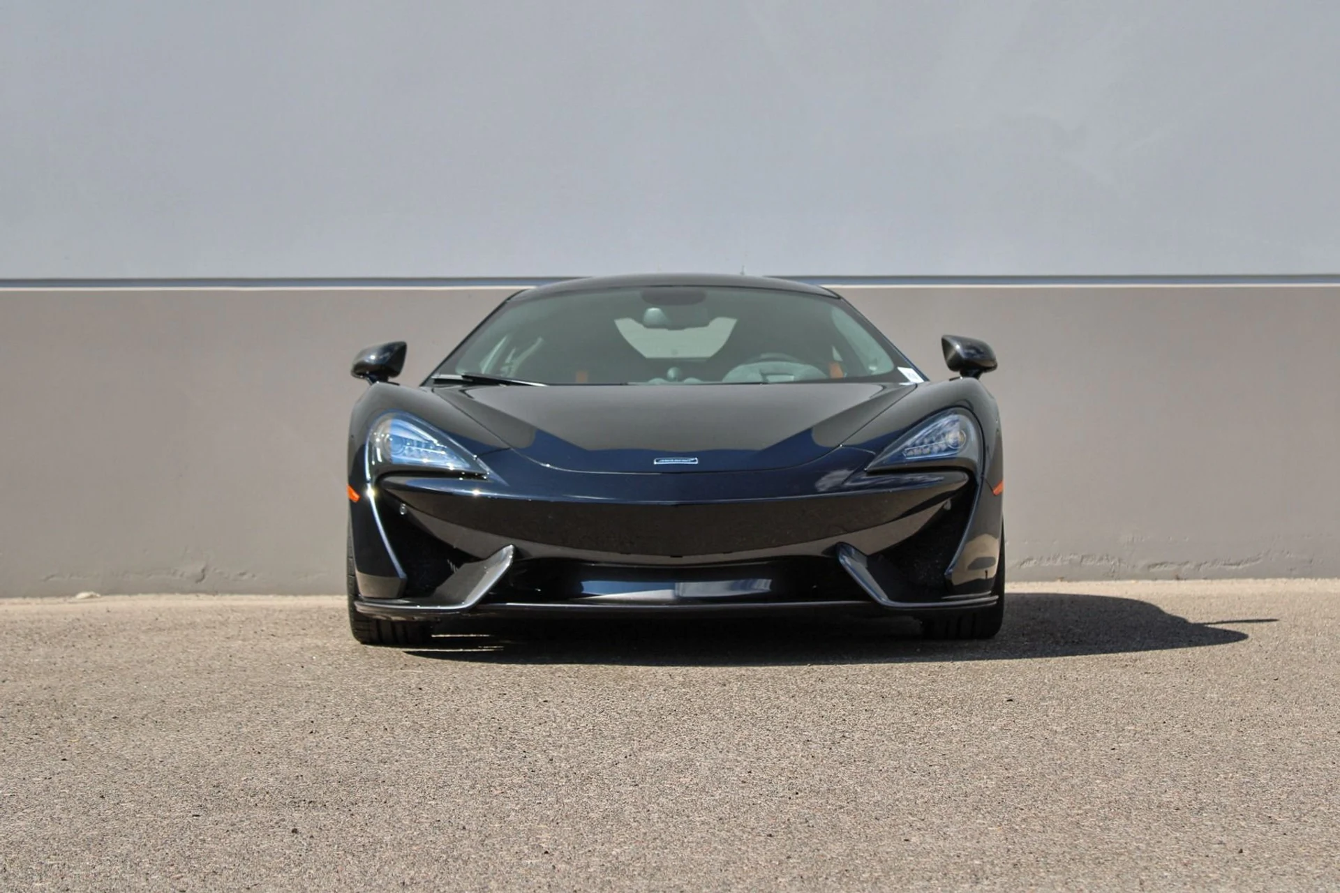 mph012_237689874_Used_2019_MCLAREN_570_S_1727566589_2b8deb9c68
