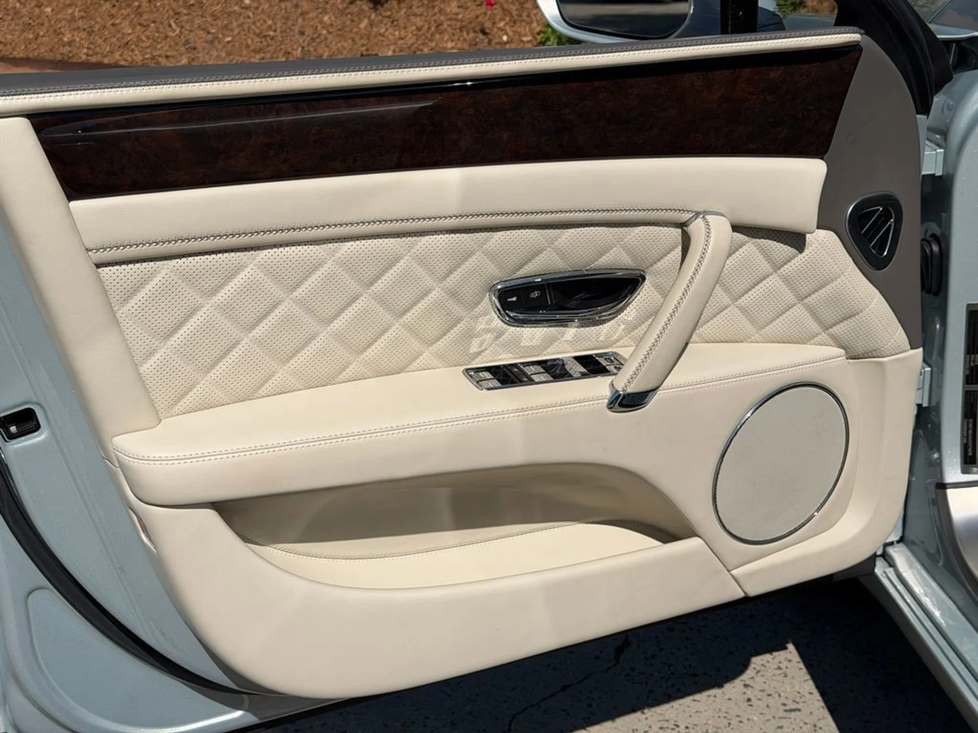 mph012_2377746188_0ea1b177495d4bf29842e348edb3a784_37cead3b8c