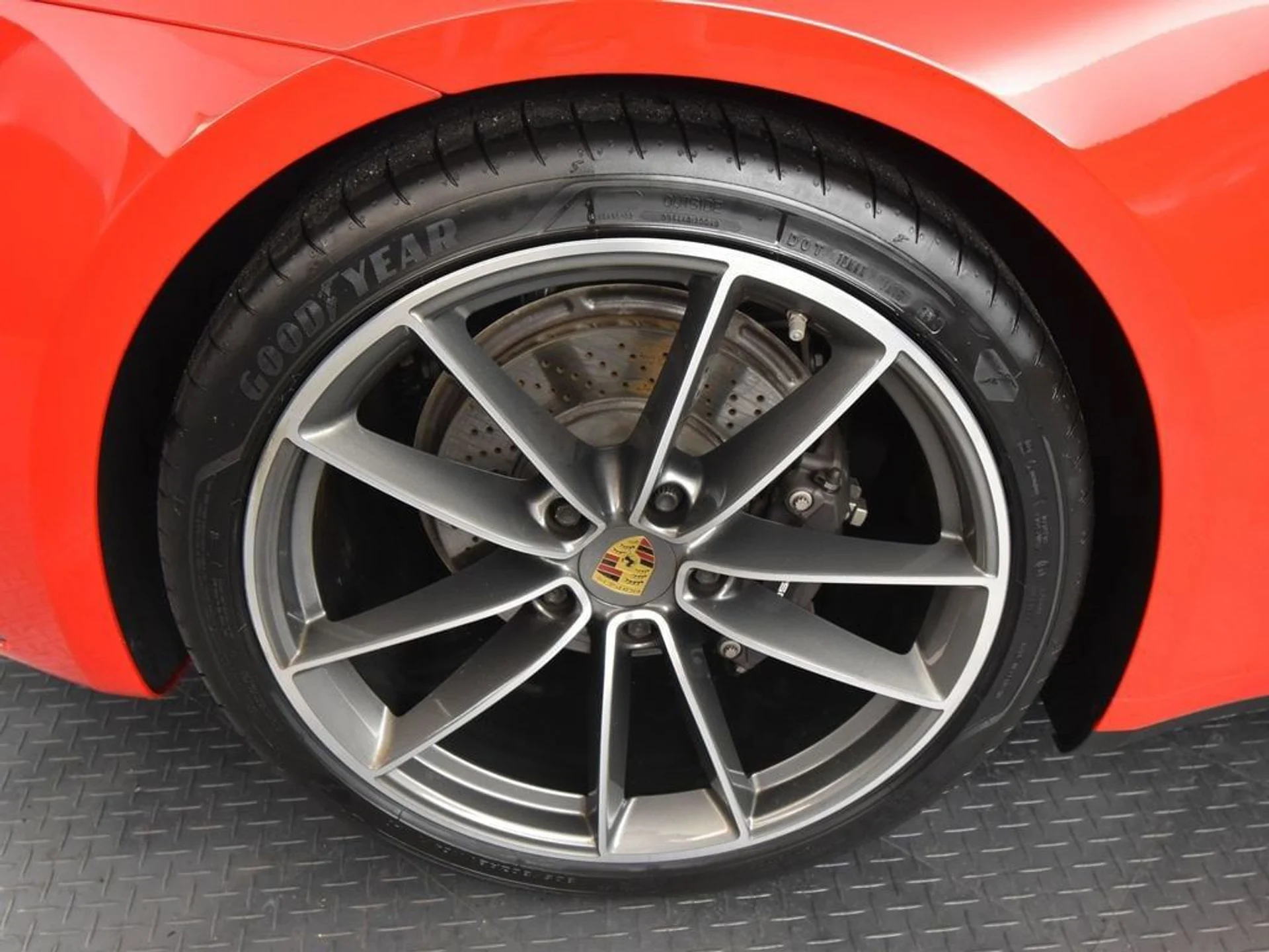 mph012_2379177646_302df81de118ab7ec18ec9e909d7ea16x_6c6ec3e041