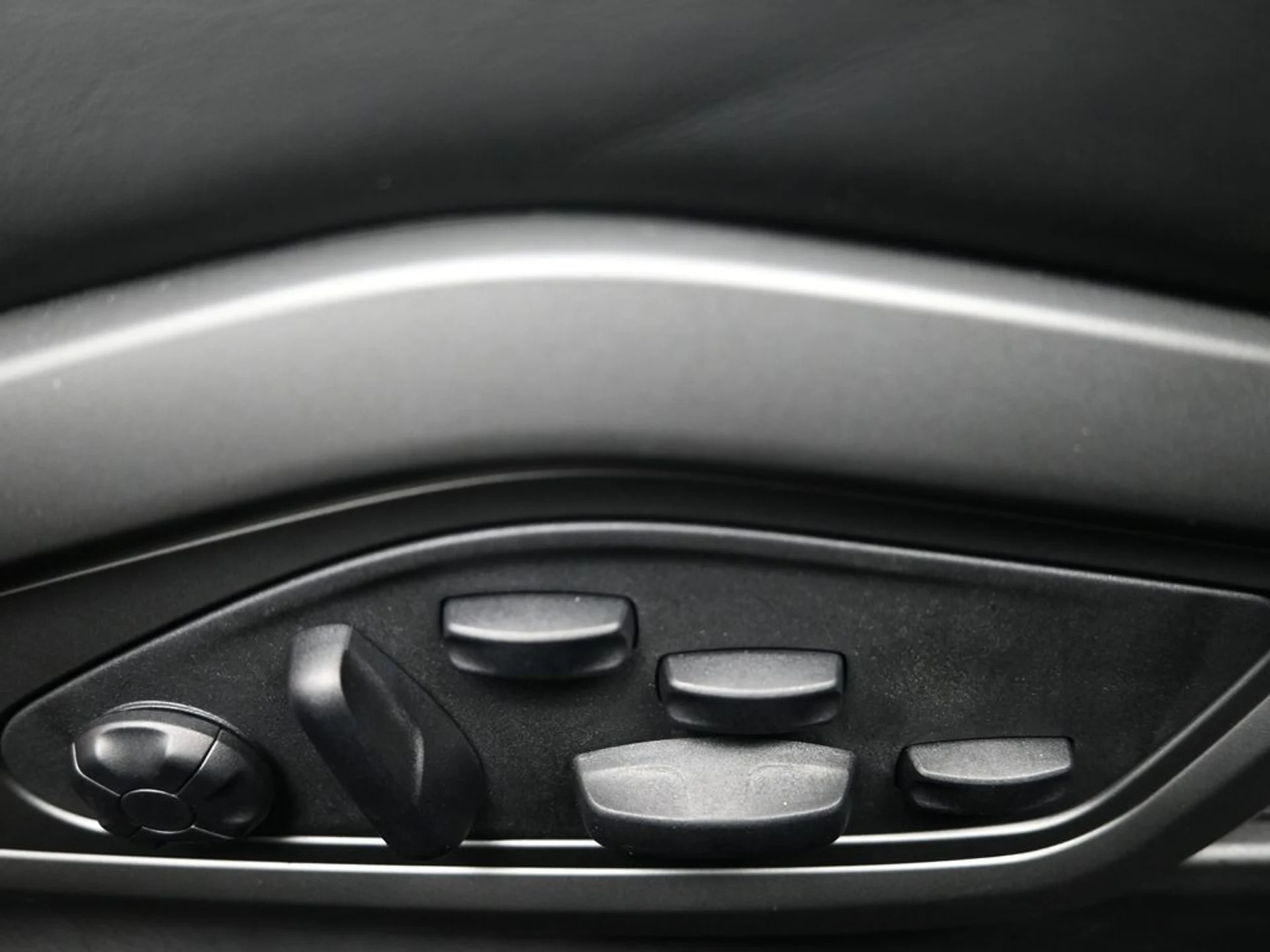 mph012_2379613045_41fc04e294c89a6037524116e6b57c9cx_82b8c4b3d4