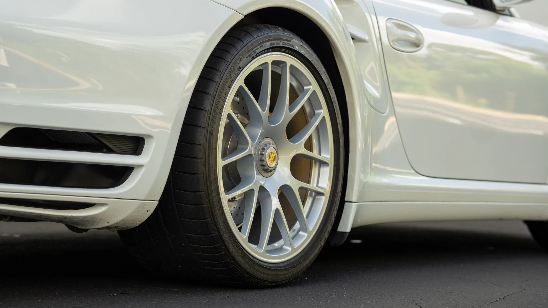 mph012_2384663437_Used_2011_Porsche_911_Turbo_S_1754935906_0c40fb38d7