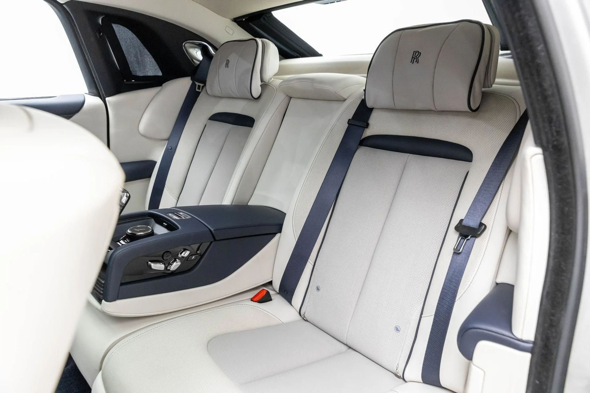 mph012_238884303_13_d26b8f49de