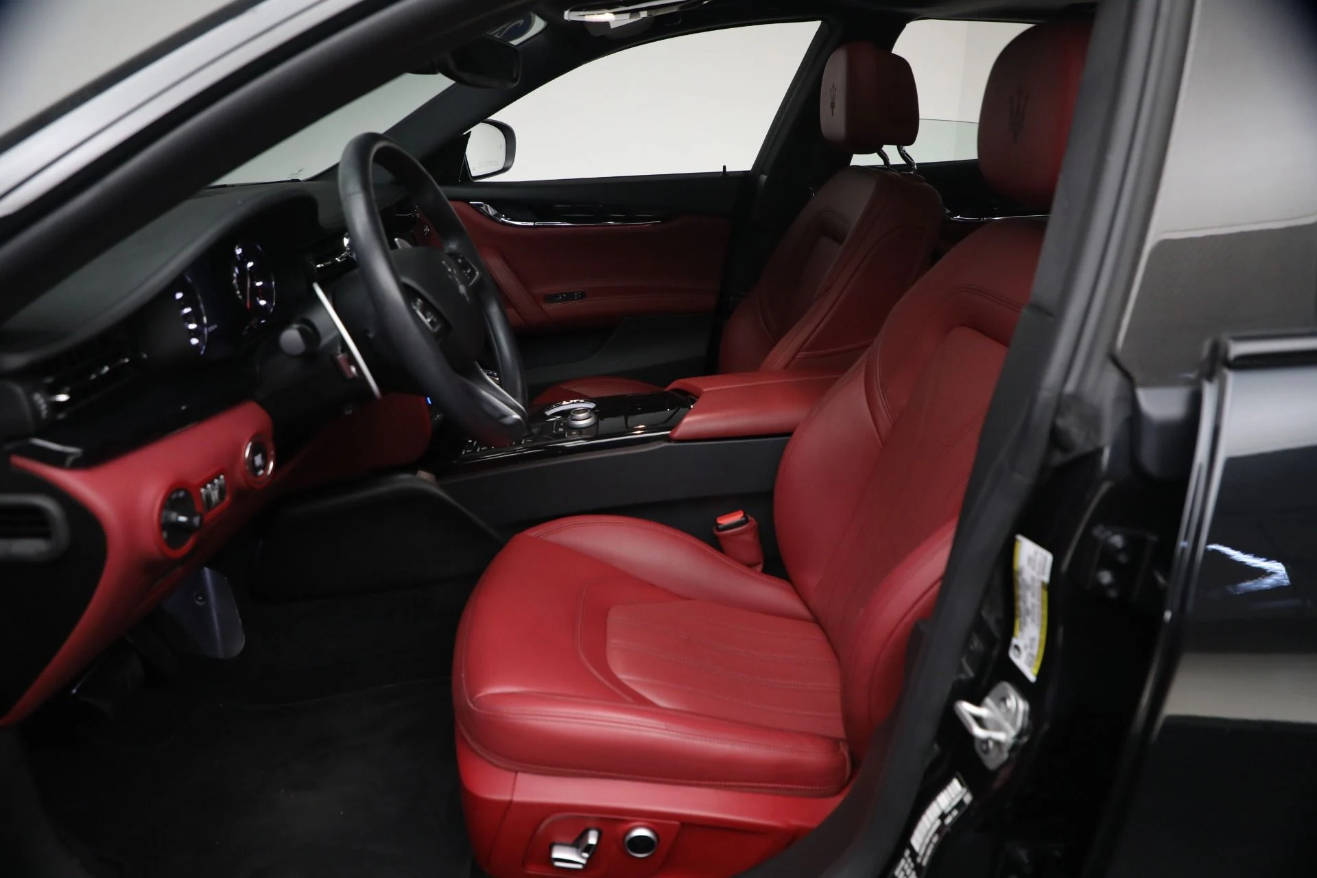 mph012_2390085983_Used_2022_Maserati_Quattroporte_Modena_Q4_1776360764_13cc50c093