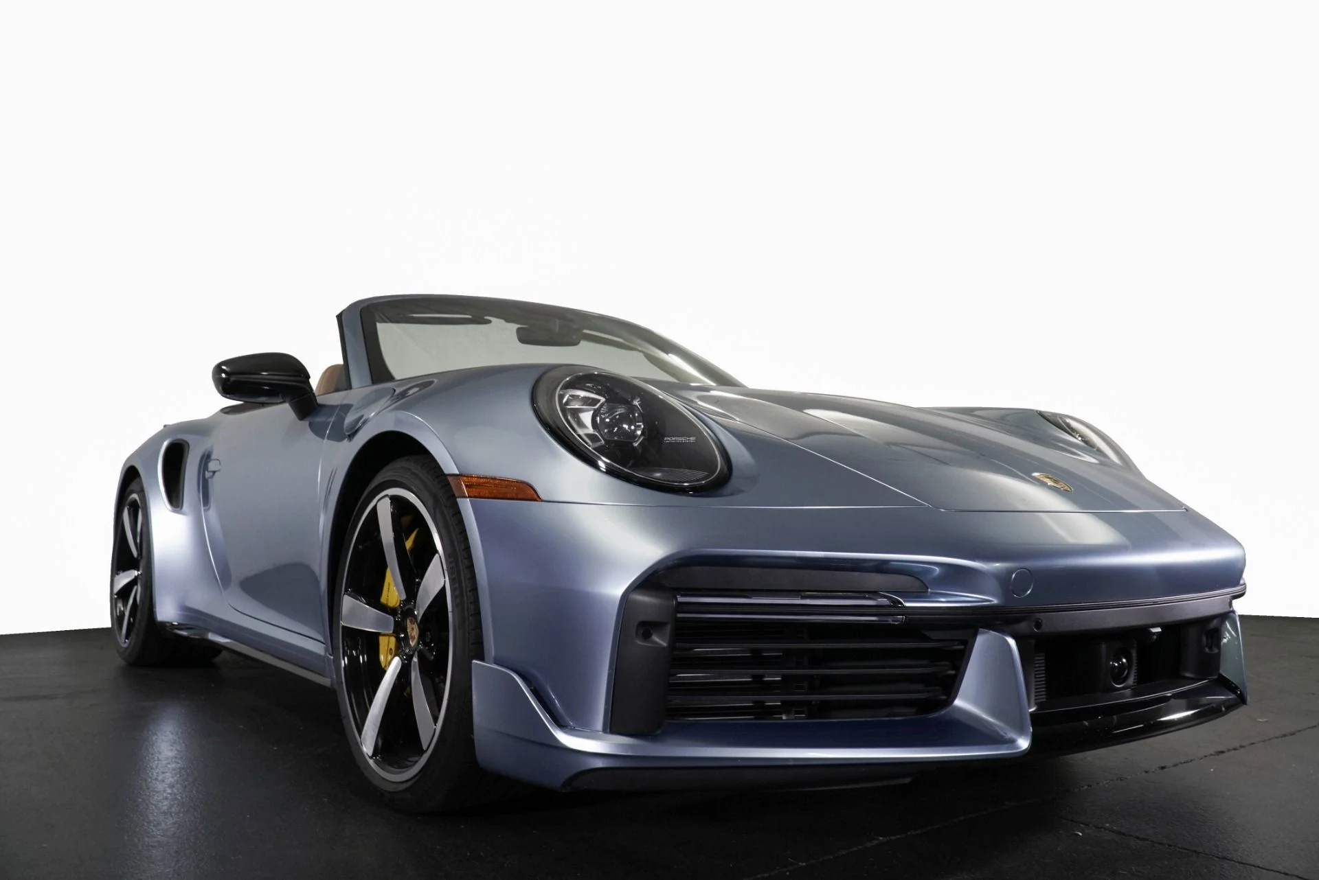 mph012_2395006461_Used_2025_Porsche_911_Turbo_S_1776533142_d843245436