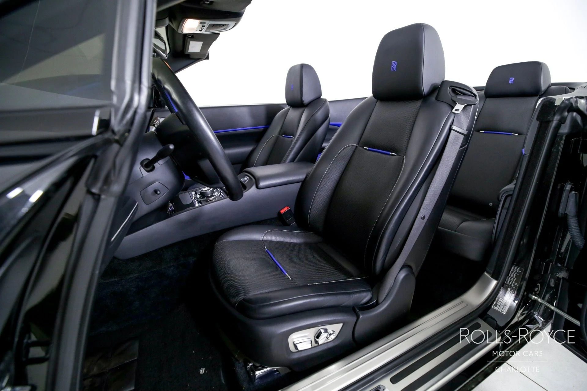 mph012_2400386113_Used_2018_Rolls_Royce_Black_Badge_Dawn_1747071479_f62765591d
