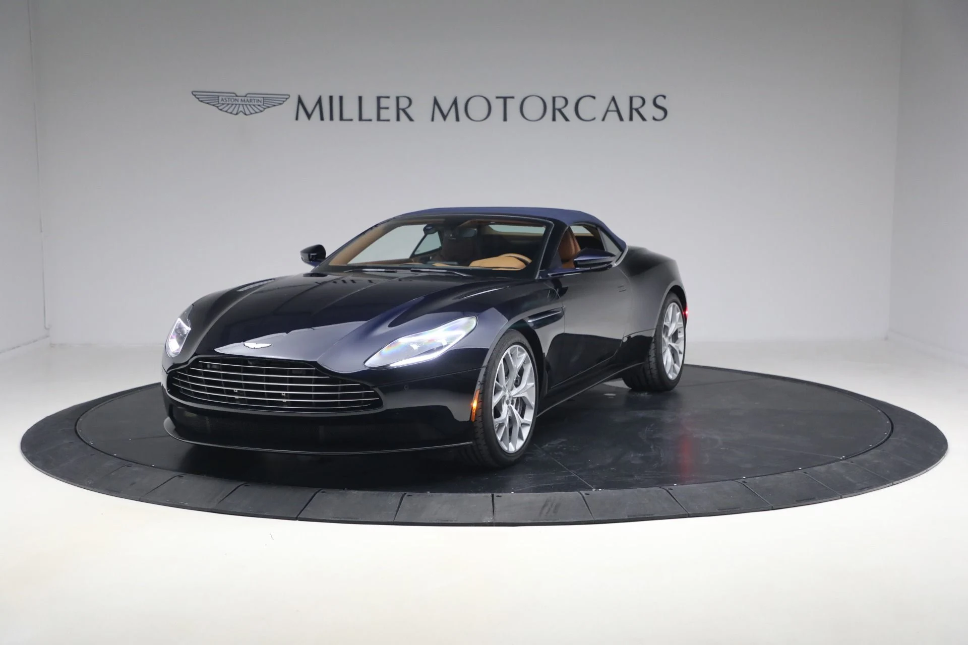 mph012_2400638501_Used_2019_Aston_Martin_DB_11_Volante_1770764888_5bb59d0b8a