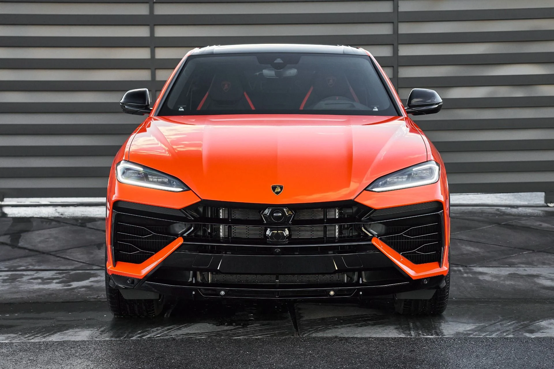 mph012_2403287089_Used_2025_Lamborghini_Urus_SE_1763604968_4f212d9689