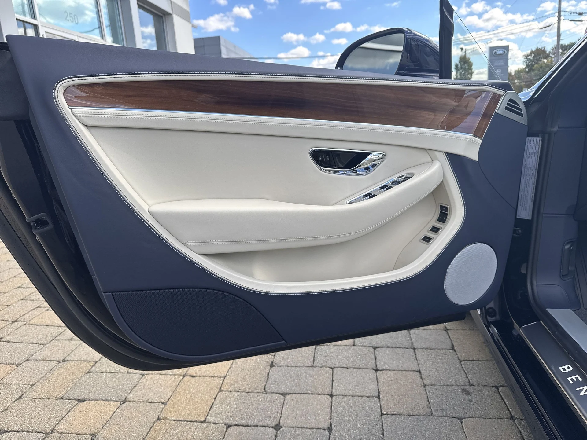 mph012_2403516099_29c952112b315734dd314ffb1e8a6f72x_a3abbc0087