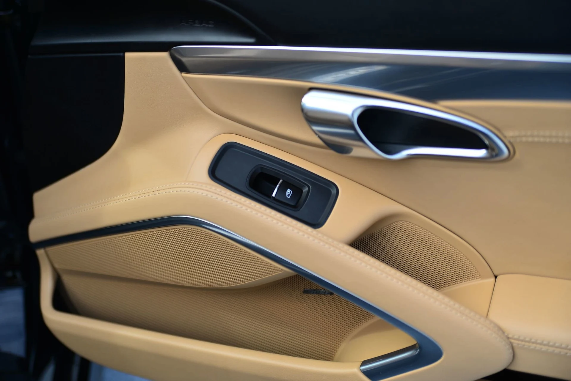 mph012_2408015555_44350264ff2df2ce2955d26cdef9cdd8x_93f6c60af1