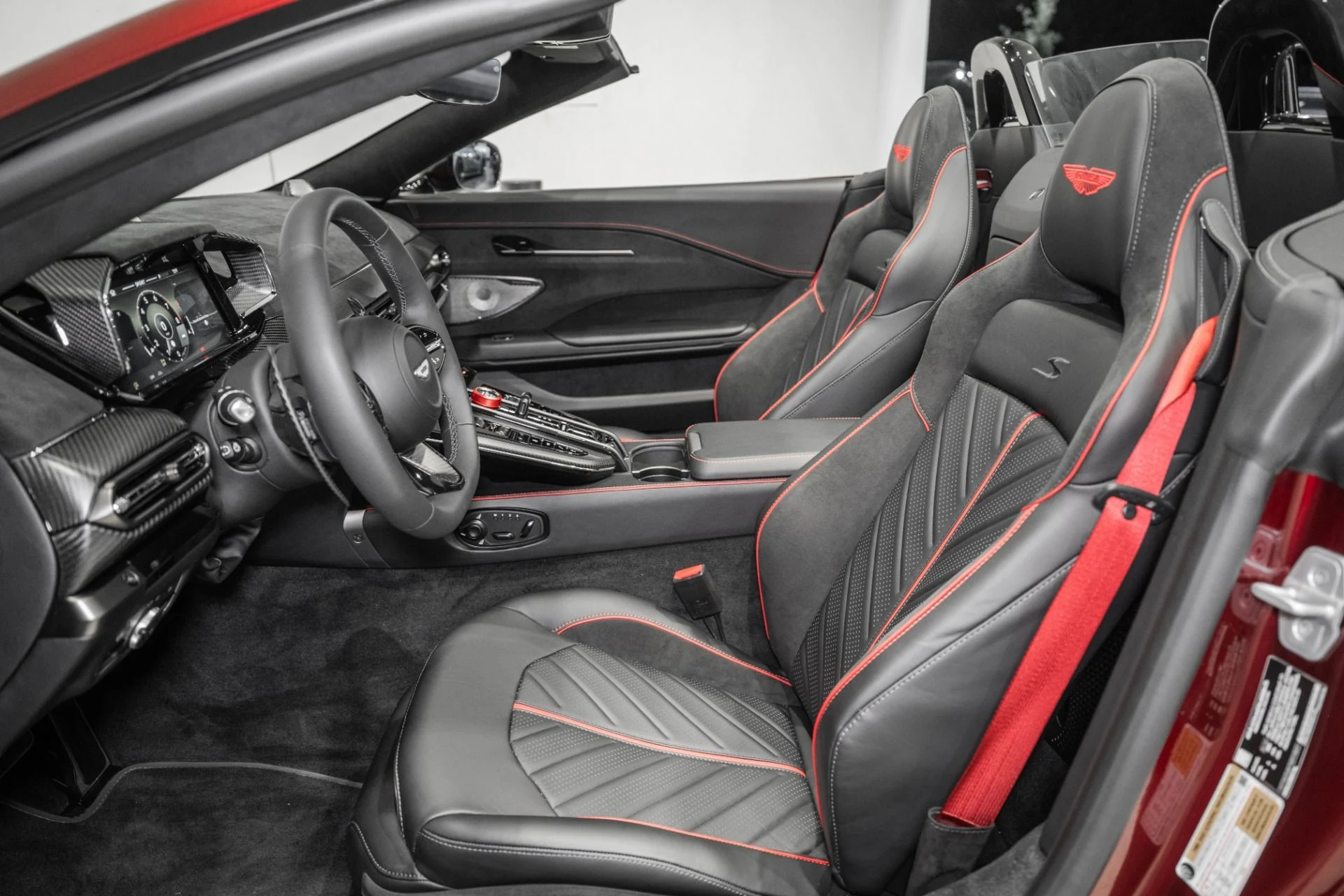 mph012_241024215_New_2026_Aston_Martin_Vantage_S_Roadster_1784732743_2b2c4dc3e8