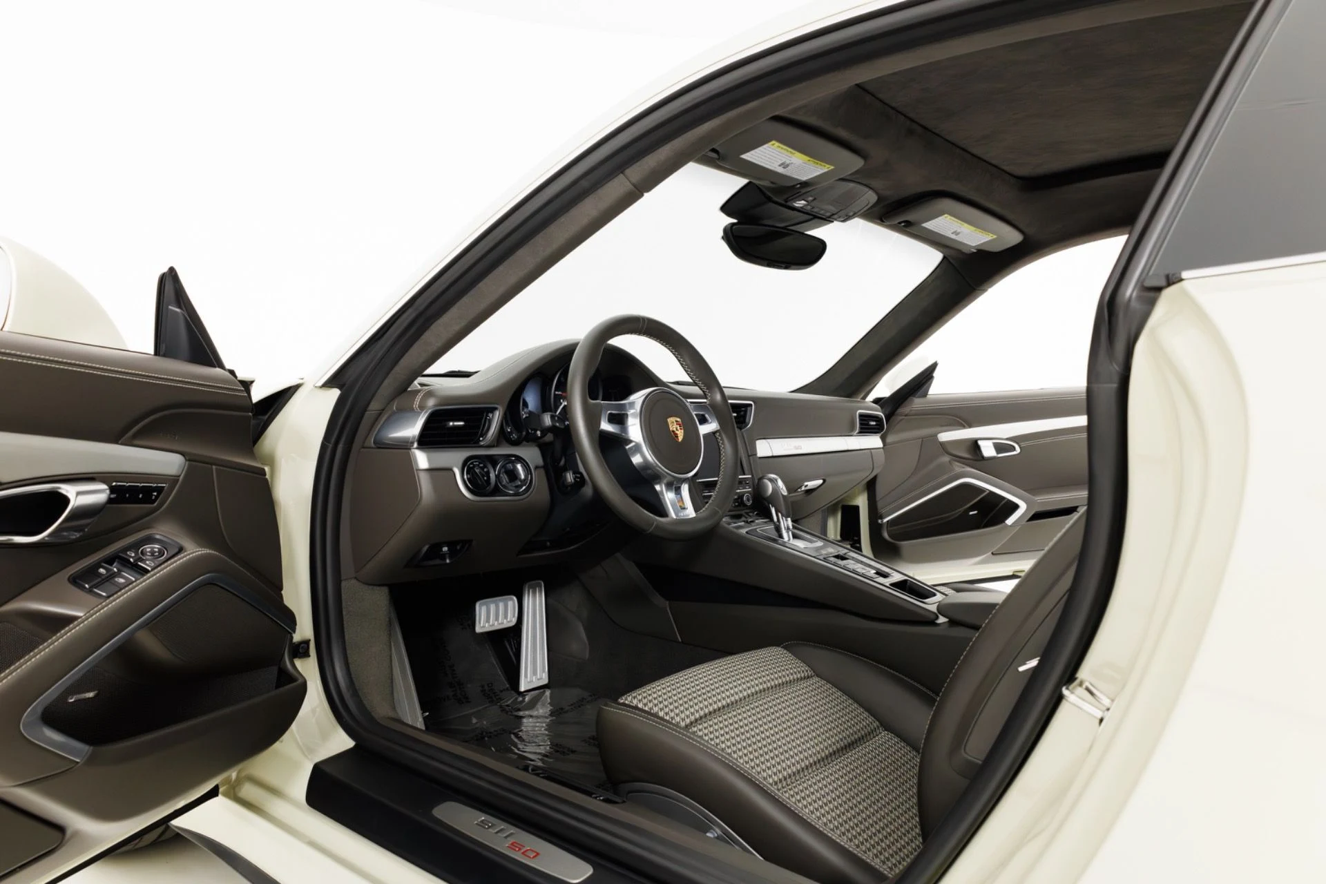 mph012_2419194347_Used_2014_Porsche_911_Carrera_S_1781907468_9124f9ef53