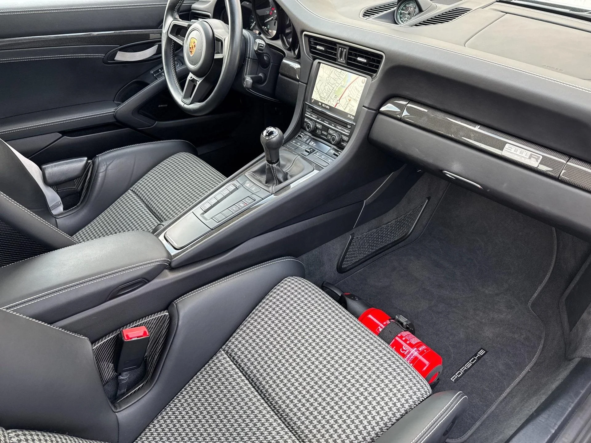 mph012_242312480_Used_2016_Porsche_911_R_1769181323_2cf9cc3ba9