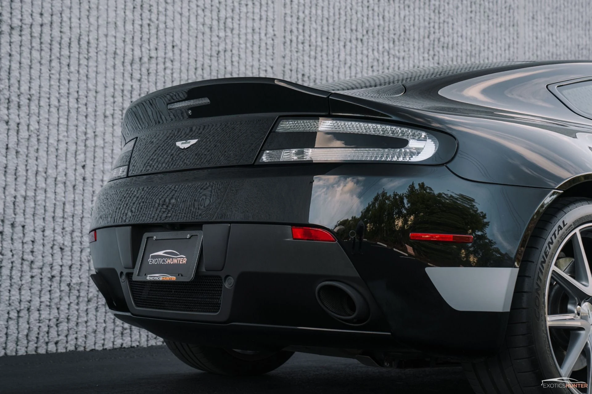 mph012_2424145711_Used_2015_Aston_Martin_V8_Vantage_GT_6_Speed_w_Argento_Grey_Interior_1746627937_f2354dd62b