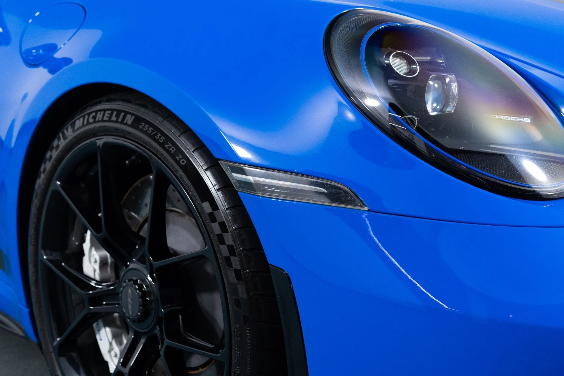 mph012_2431487983_Used_2023_Porsche_911_GT_3_1781936511_24bf123881