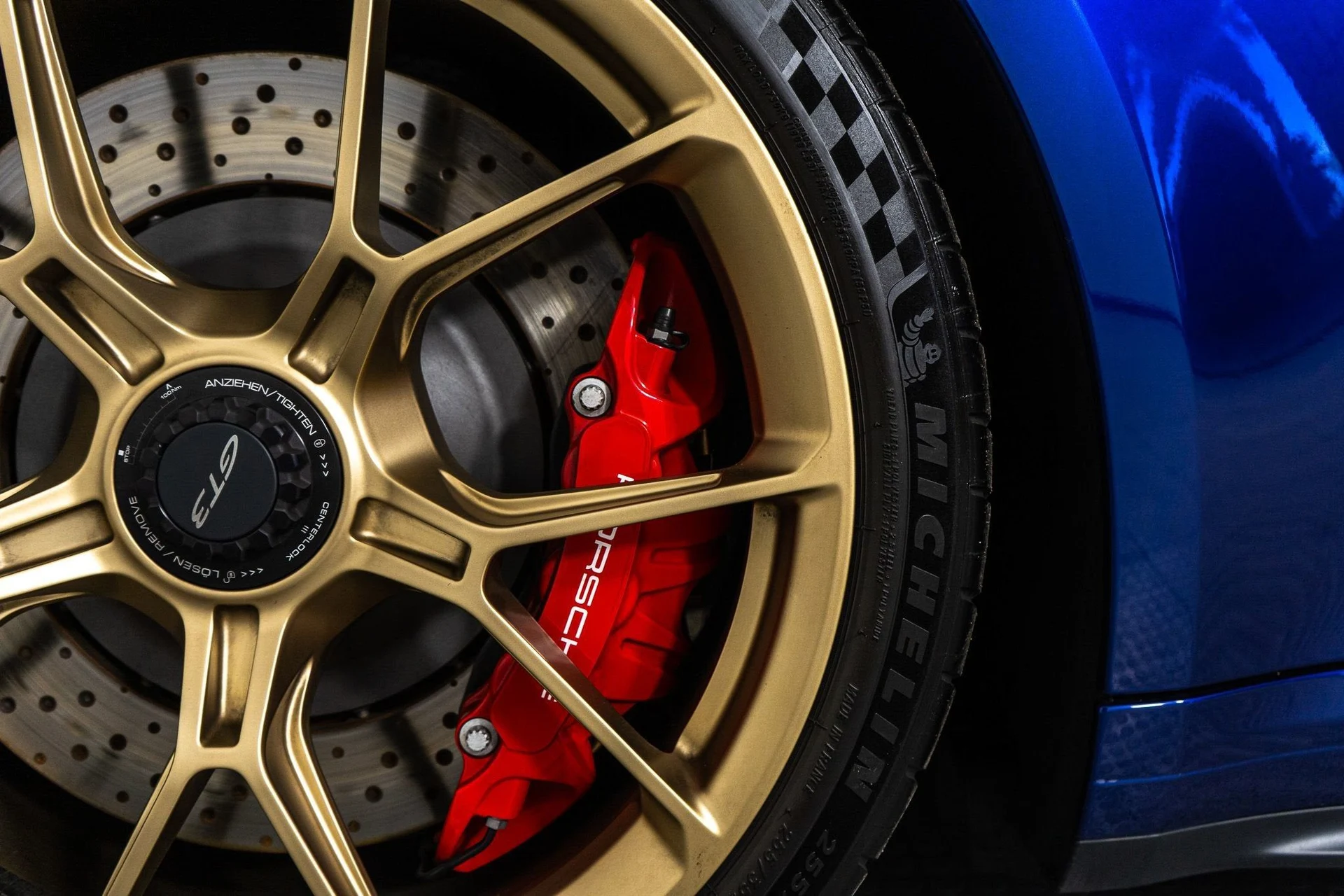 mph012_2433227347_368720e1b1c84a26a85089238d6d480a_ee93a66feb