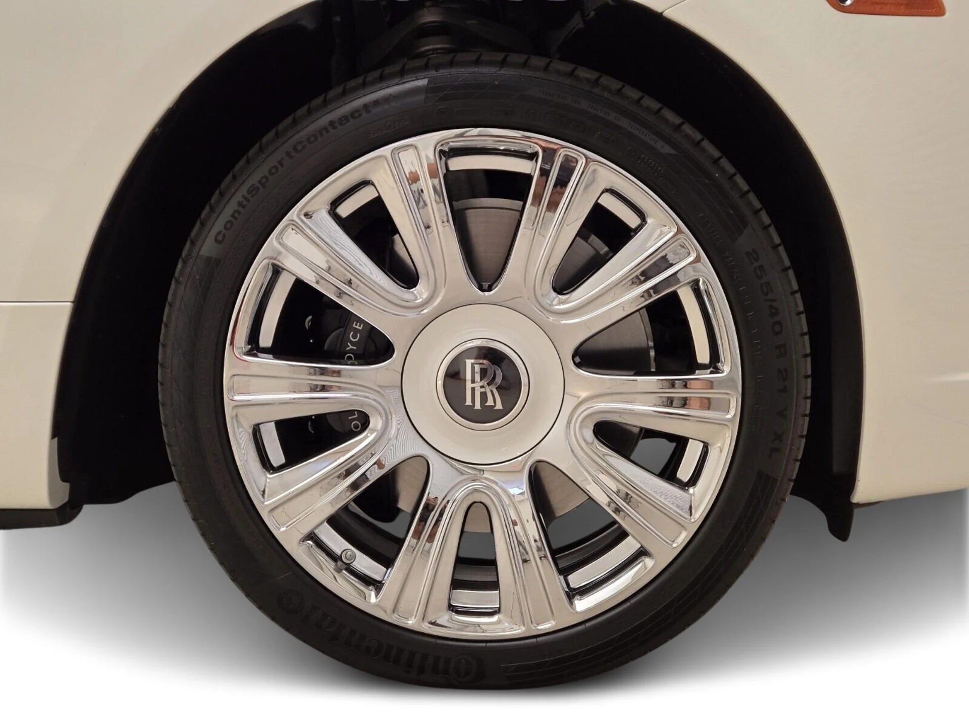 mph012_2444350956_Used_2016_Rolls_Royce_Dawn_1753165555_00ed6fcb01