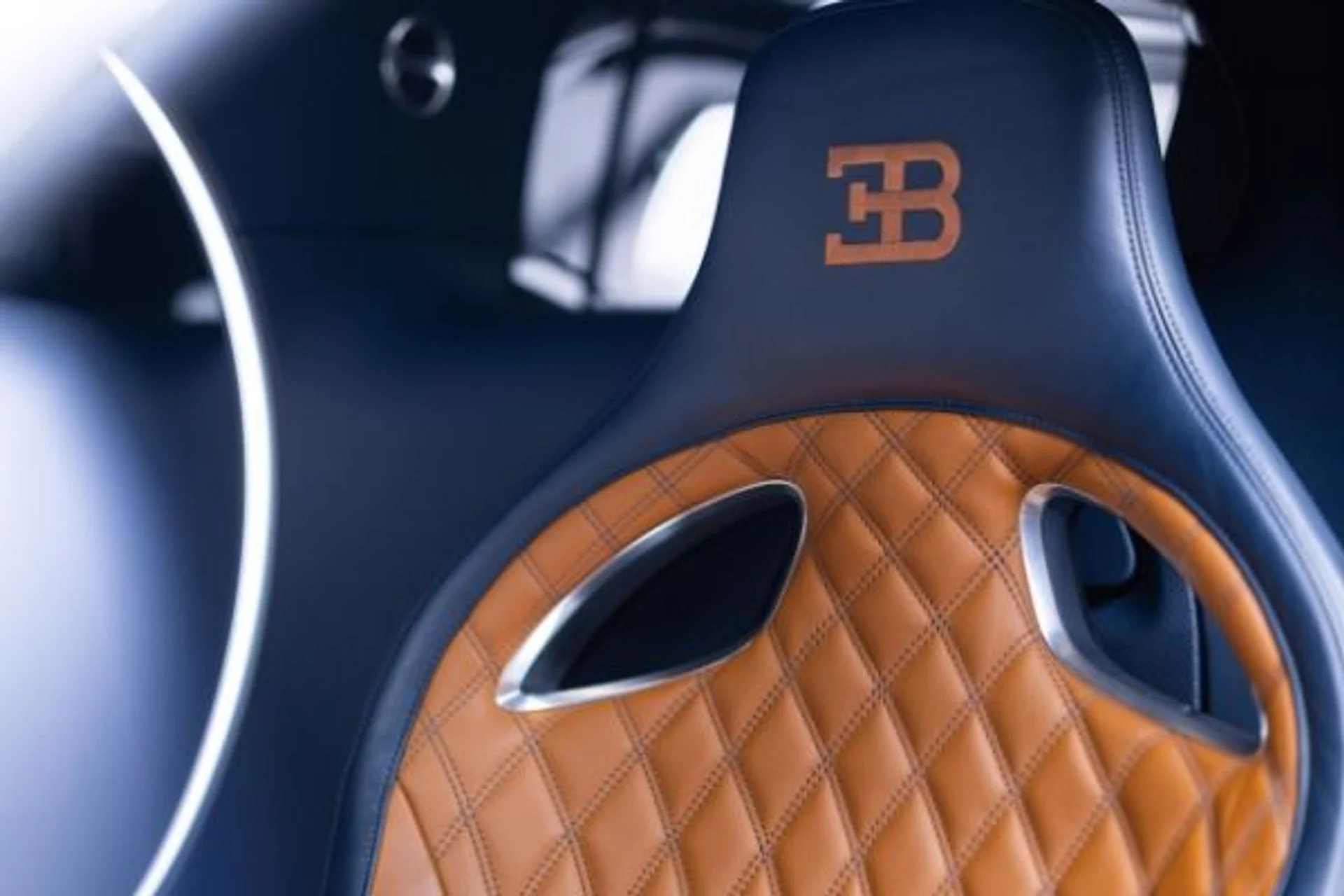 mph012_2446986376_Used_2020_Bugatti_Chiron_Sport_1efc8a2e3e