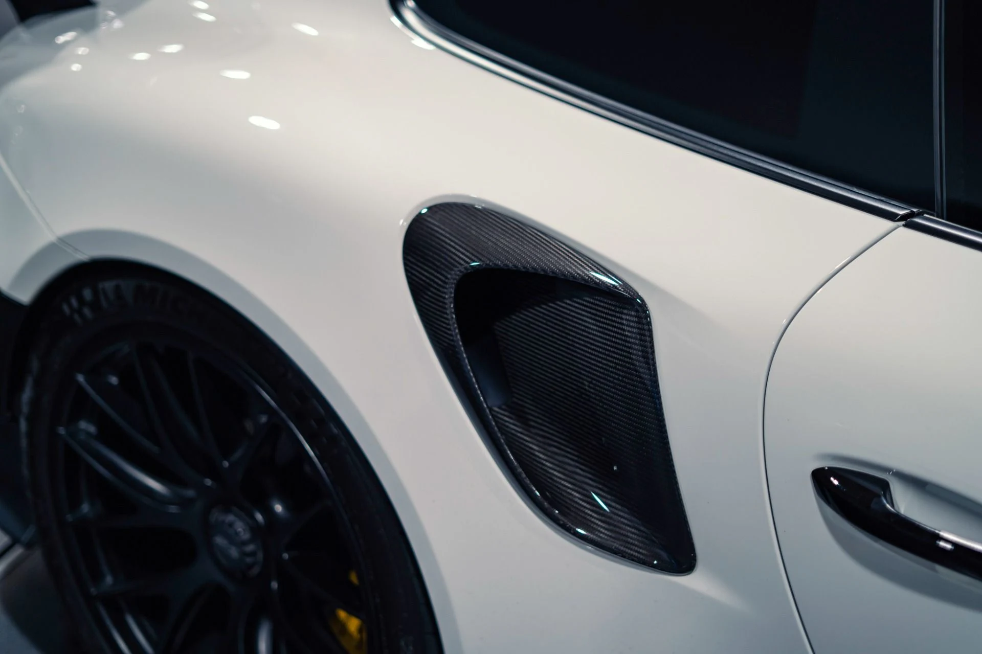 mph012_2448814625_Used_2018_Porsche_911_GT_2_RS_1777473829_120972c268